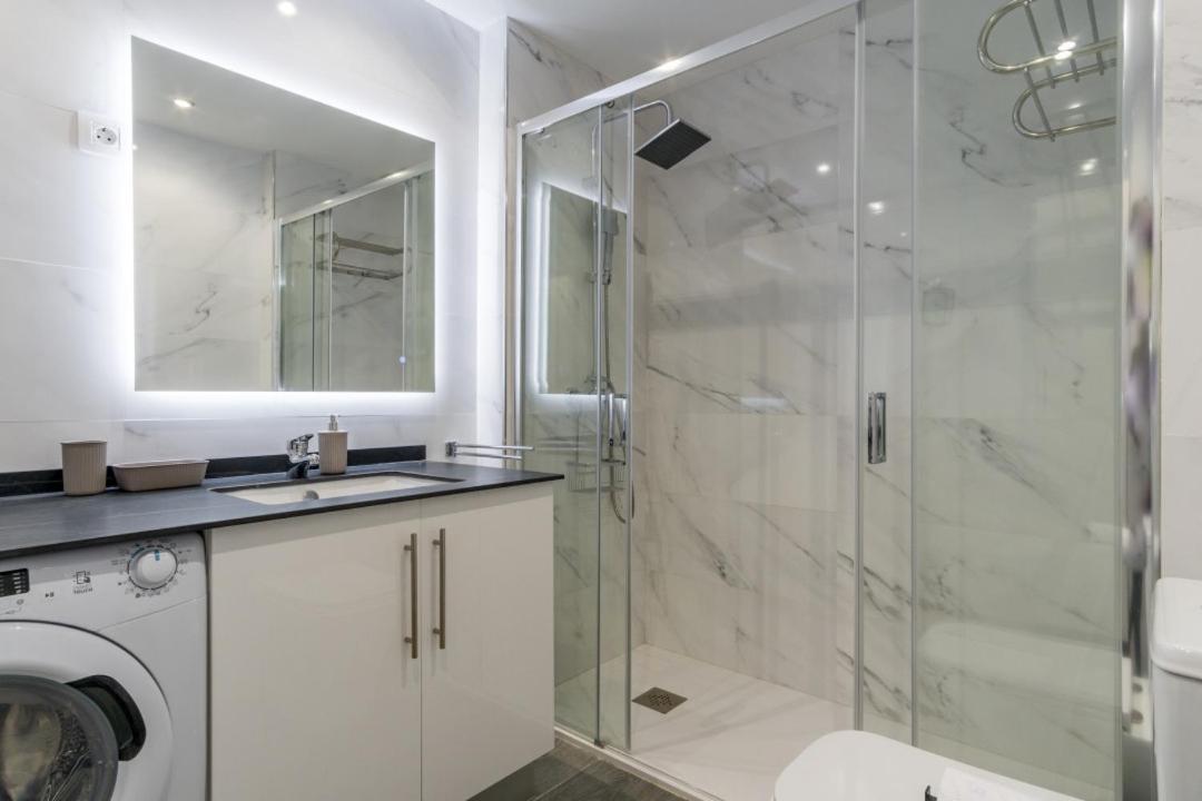 Apartment Brigth- Pool Parking-1bd 1bth-prado *