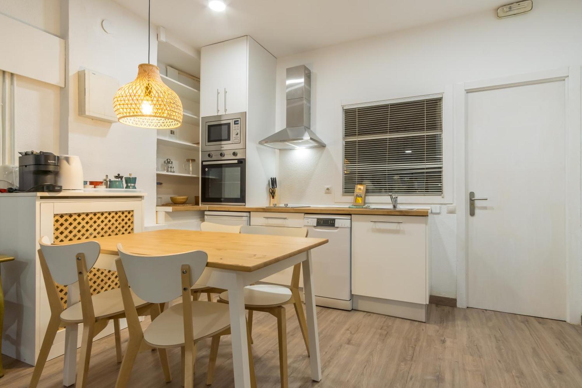 Cozy & Centric- 1bd 1bth- Salamanca * Madrid