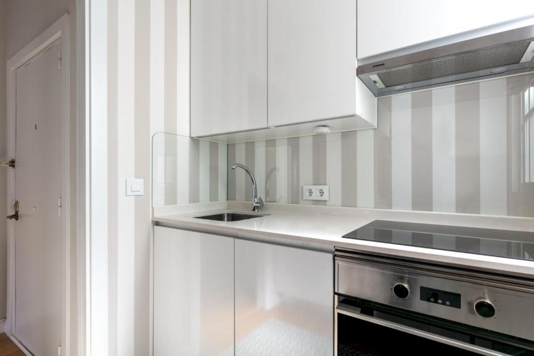 Bright With Views - 2bd 1bth- Av America * Madrid