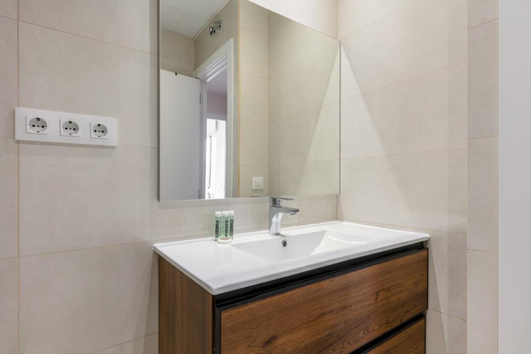 Bright With Views - 2bd 1bth- Av America Apartamento Madri