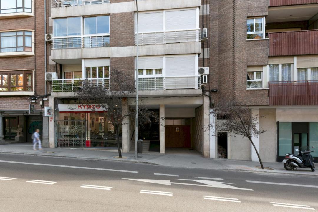 Bright With Views - 2bd 1bth- Av America Apartamento