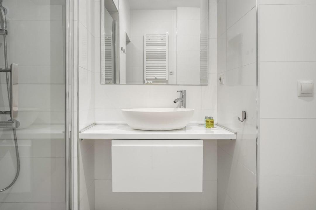 1 Bedrooms 1 Bathroom Furnished - La Latina - Modern - Mintystay Apartamento