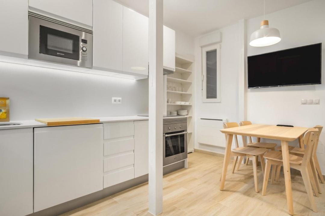 1 Bedrooms 1 Bathroom Furnished - La Latina - Modern - Mintystay Apartamento