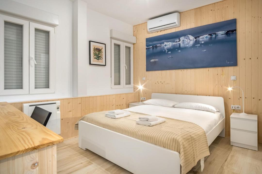 Apartamento 1 Bedrooms 1 Bathroom Furnished - La Latina - Modern - Mintystay *