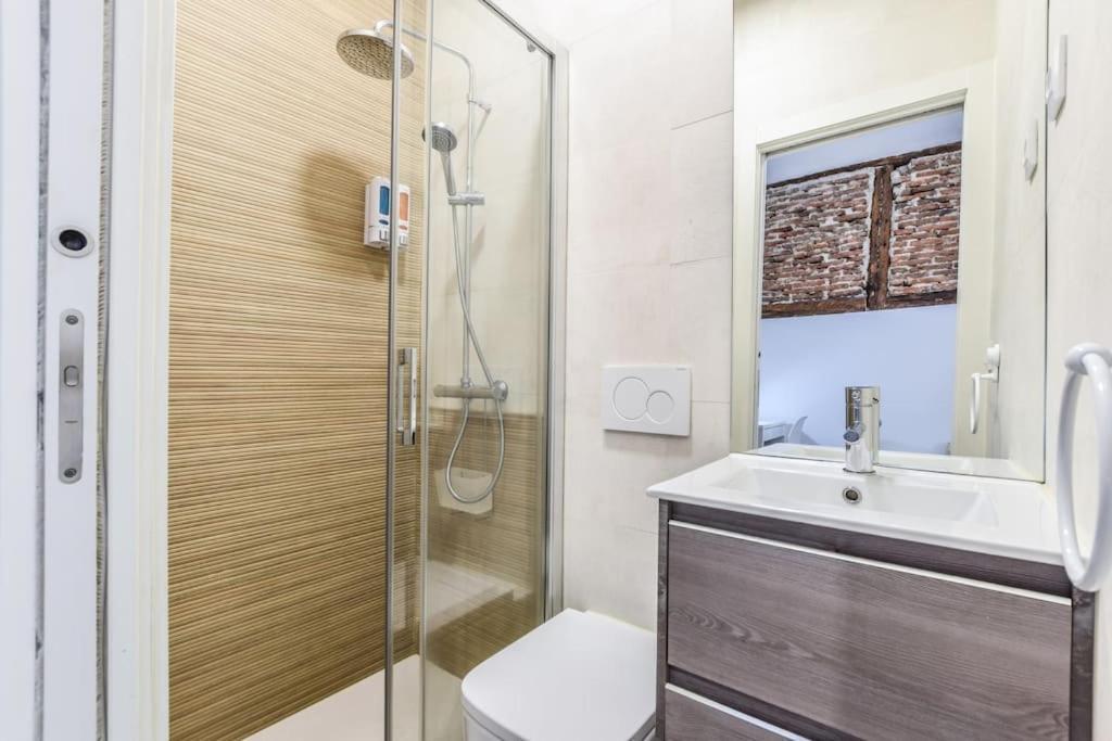 Unique Flat La Latina * Billiard & Darts Appartement *