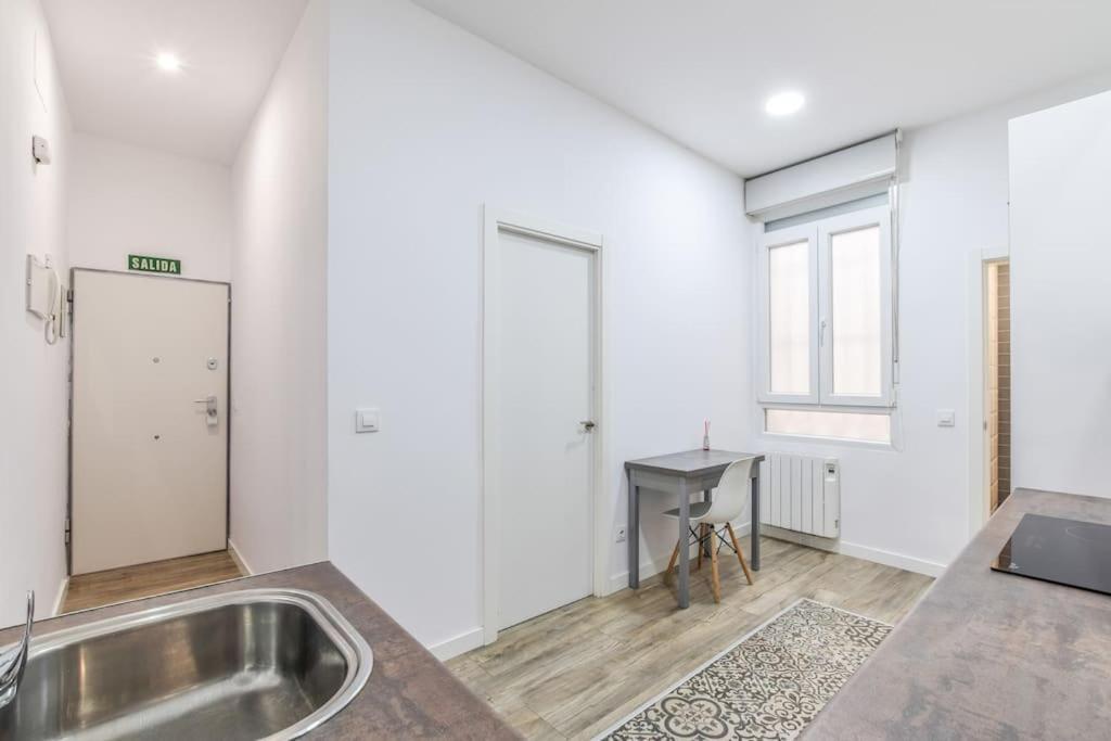 Unique Flat La Latina * Billiard & Darts Appartement Madrid