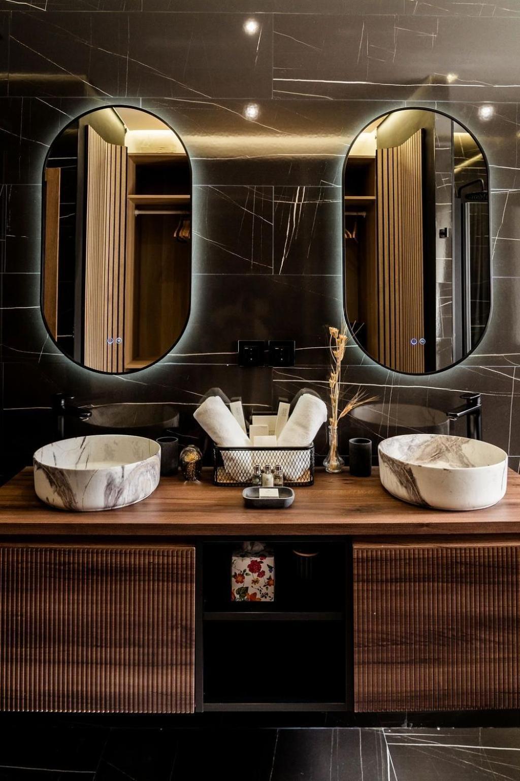 Luxury And Elegant
