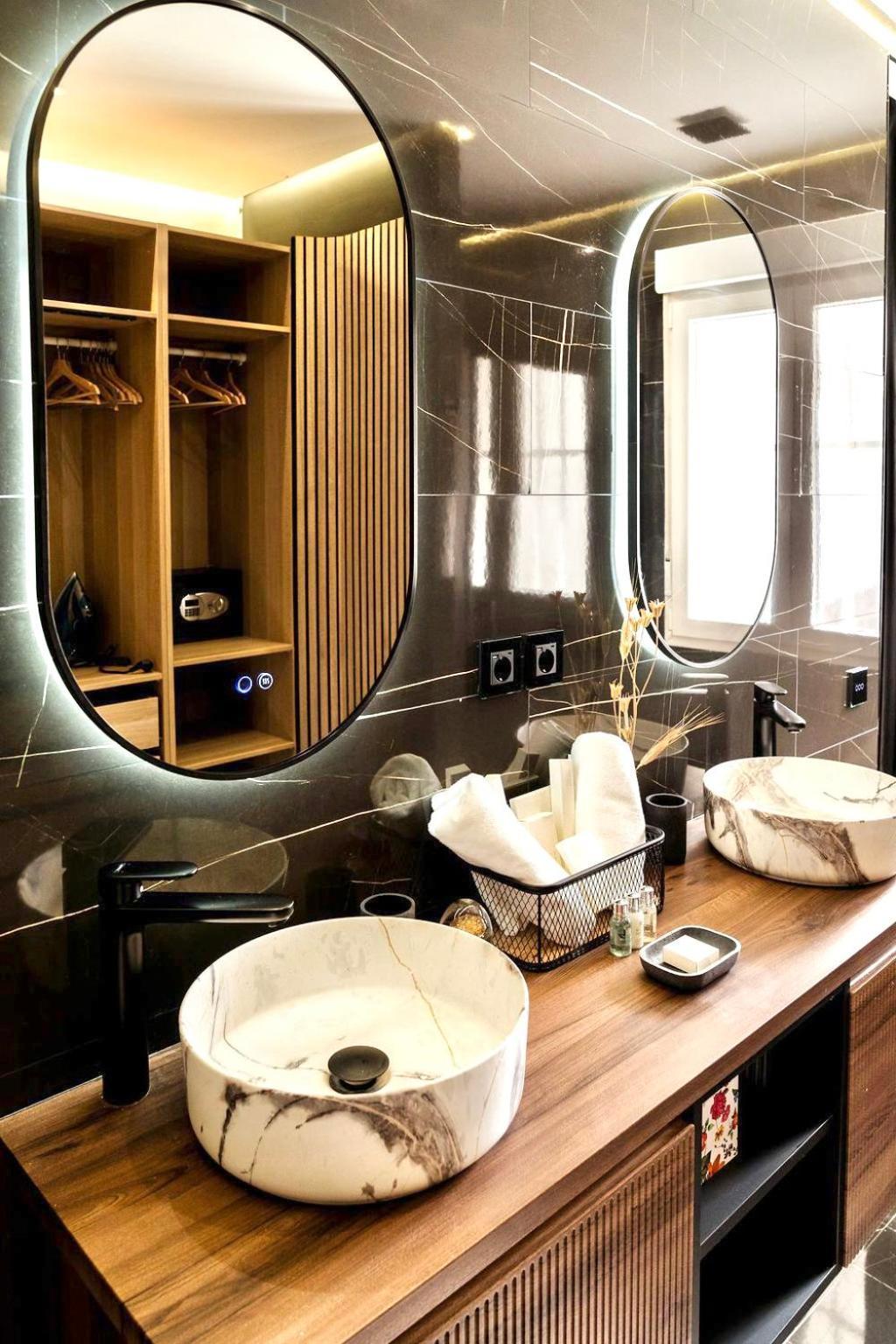 Luxury And Elegant Madri