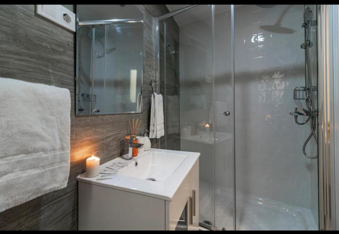 Estudio Plaza Neptuno Apartment