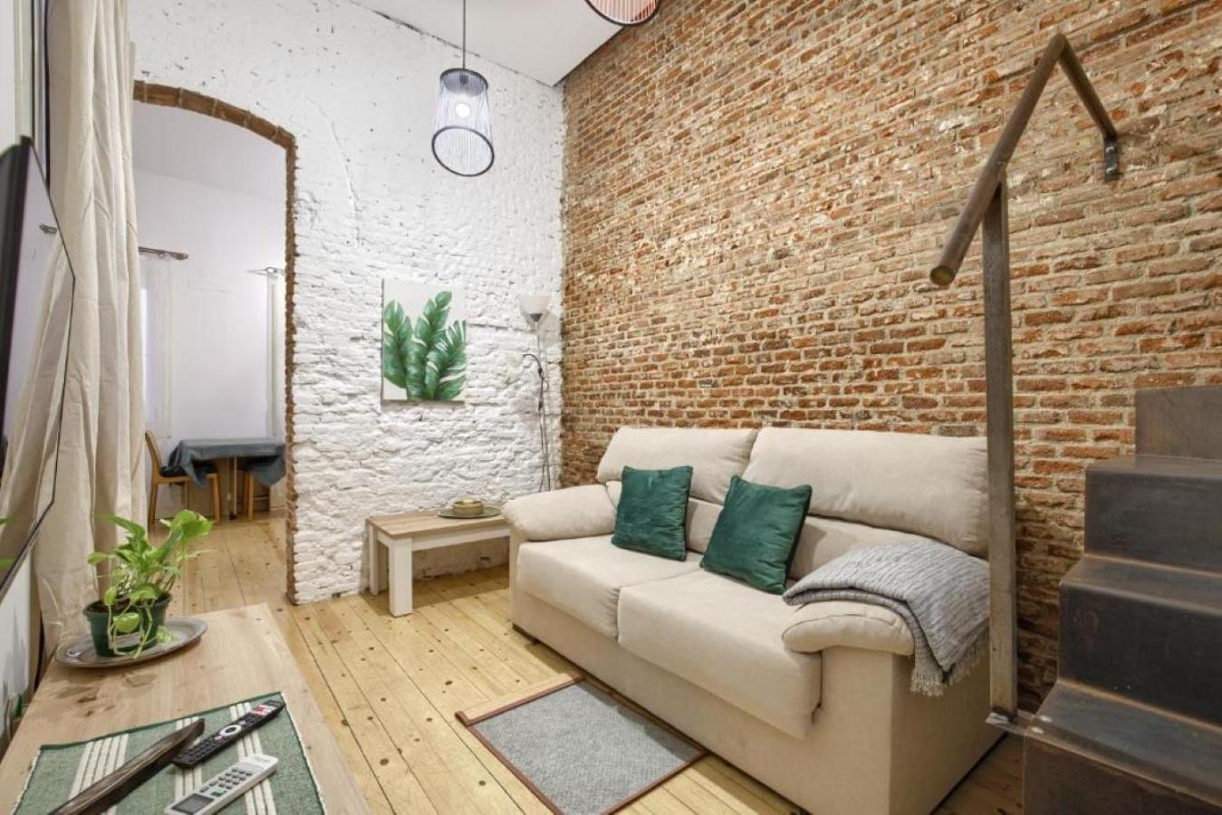 Charming Embajadores - * Madrid