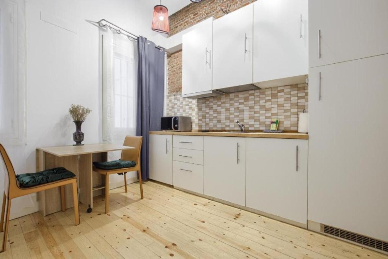 Apartment Charming Embajadores - *