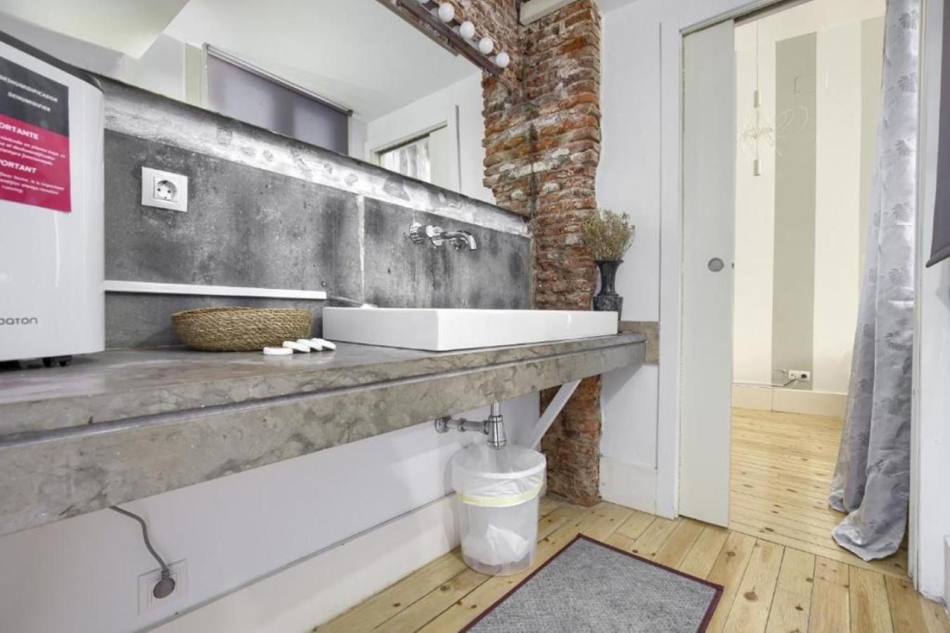 Apartment Charming Embajadores - *