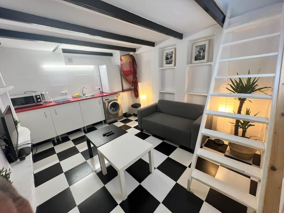 At Street Level 20 Min From Sol-piern Apartamento Madrid