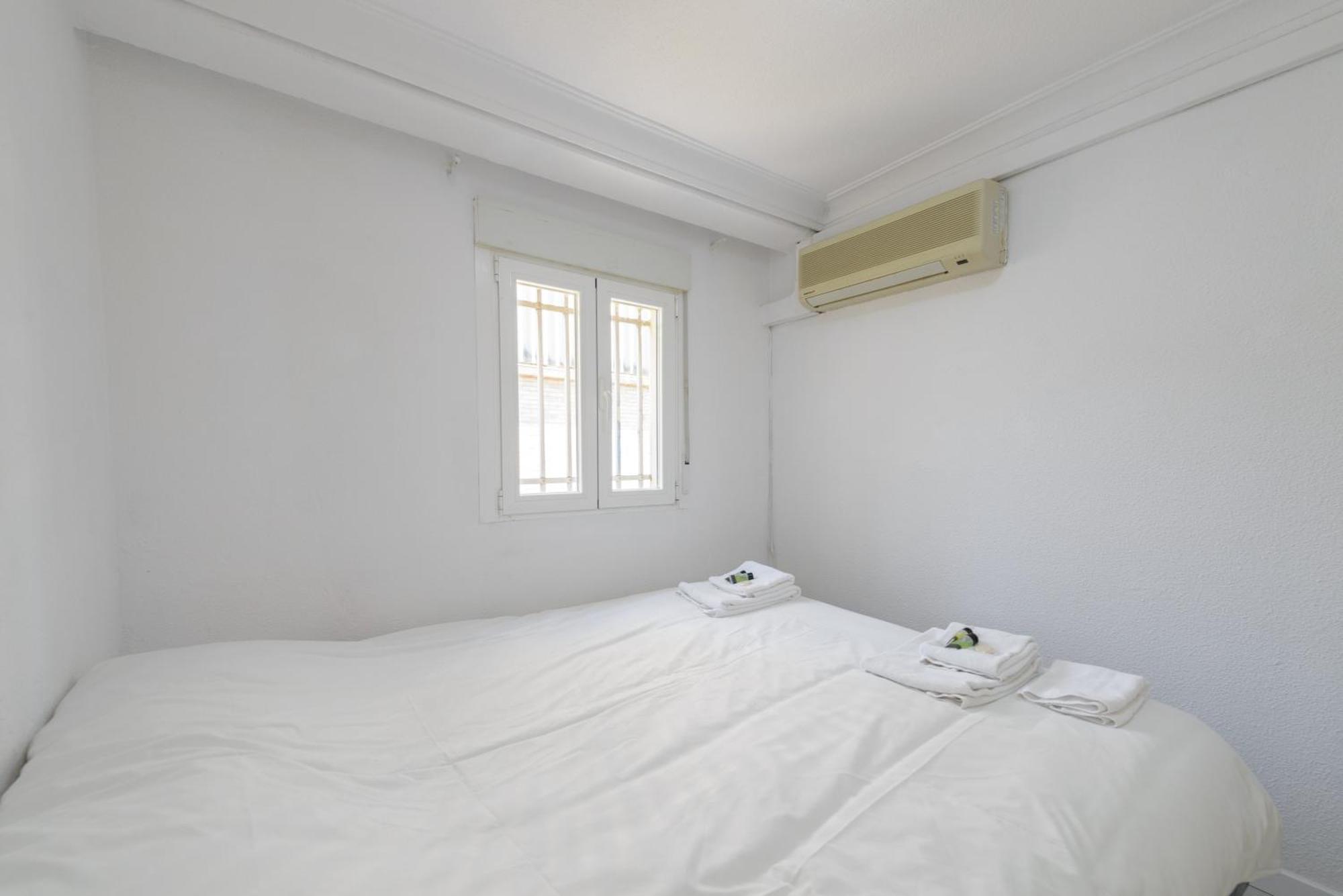 Sabadell Calle, Casa Familiar De 3 Con Terraza Junto Metro Fuencarral Appartement
