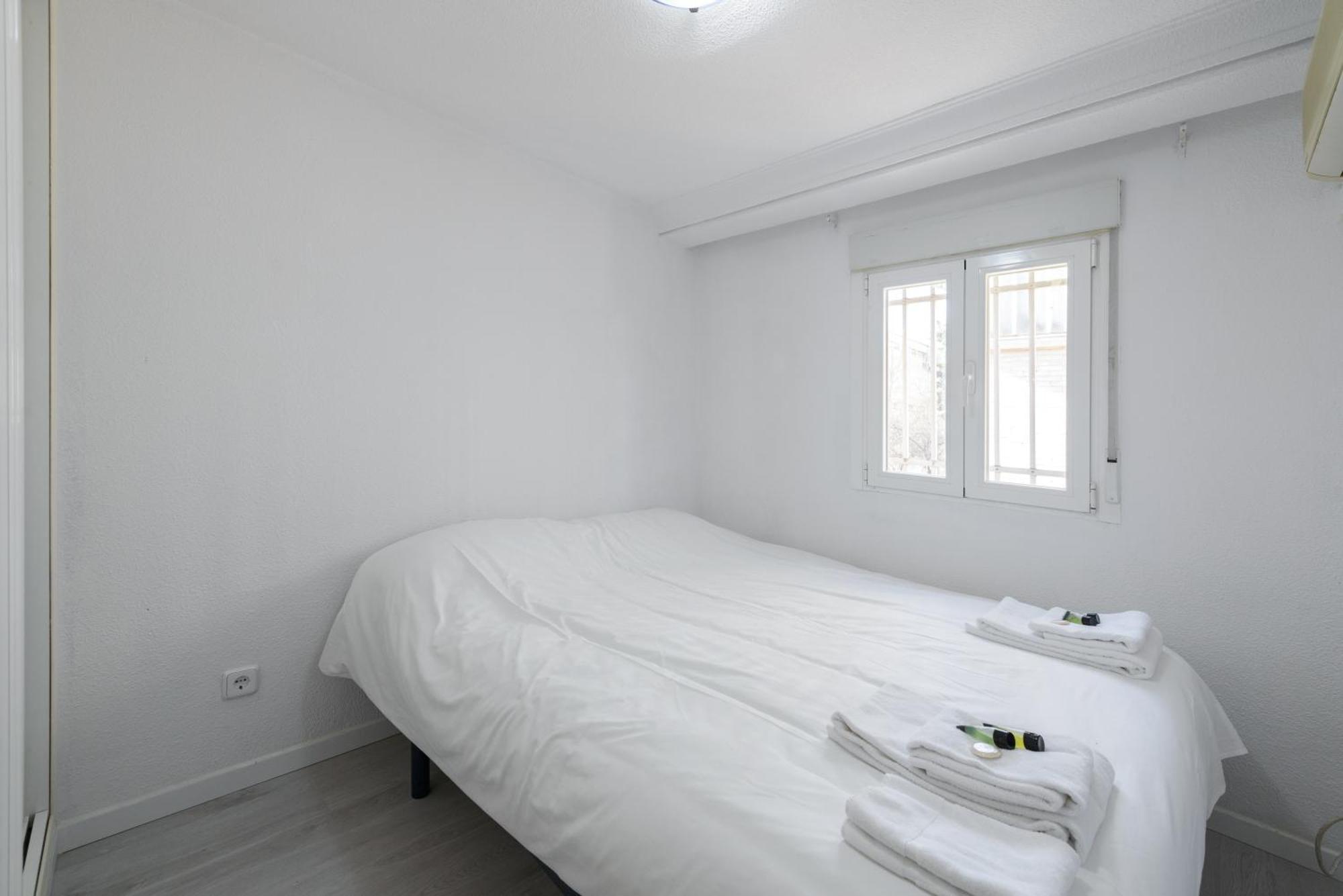 Appartement Sabadell Calle, Casa Familiar De 3 Con Terraza Junto Metro Fuencarral *