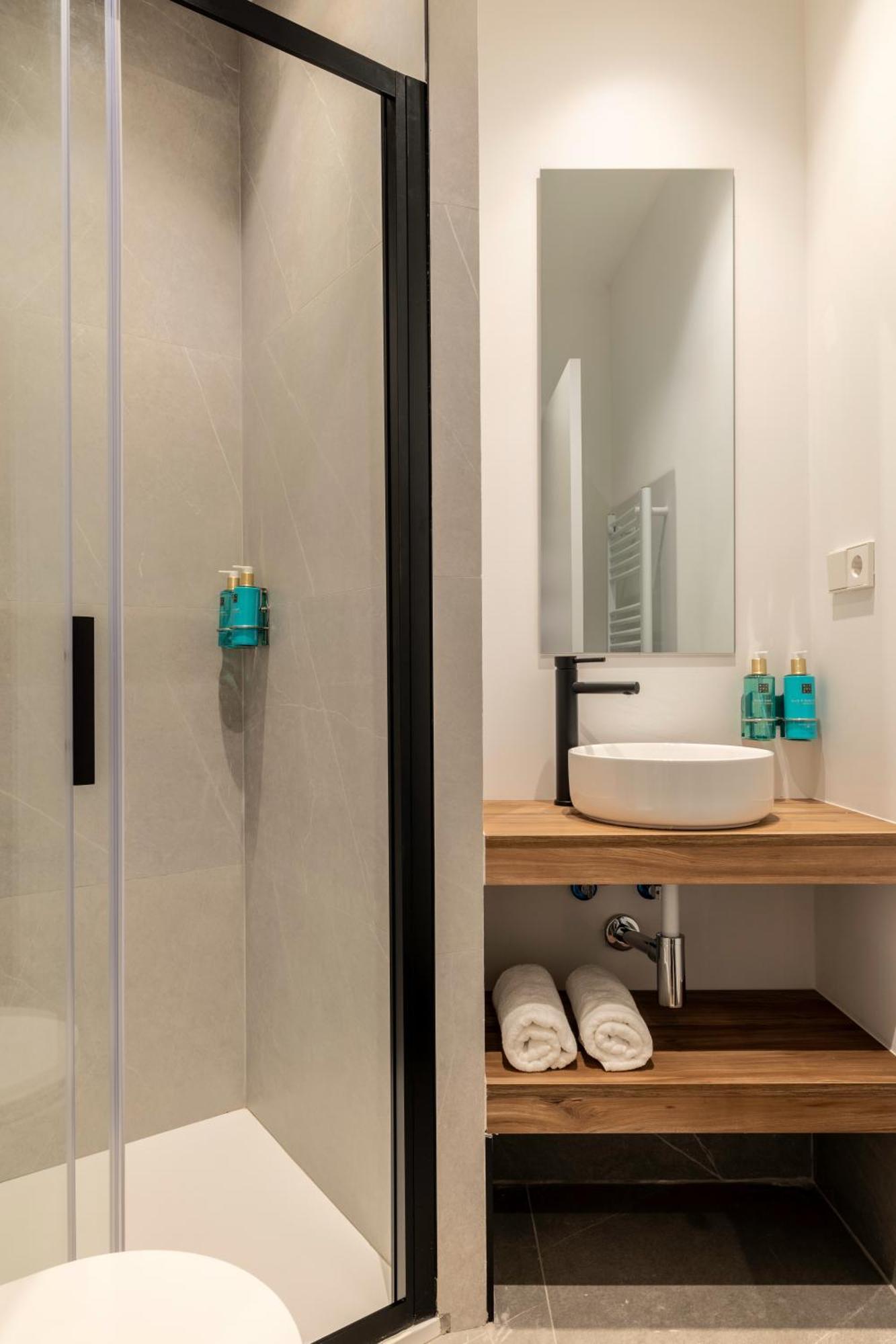 New Designed Flat 3 Bedrooms 2 Showers Apartment Madrid