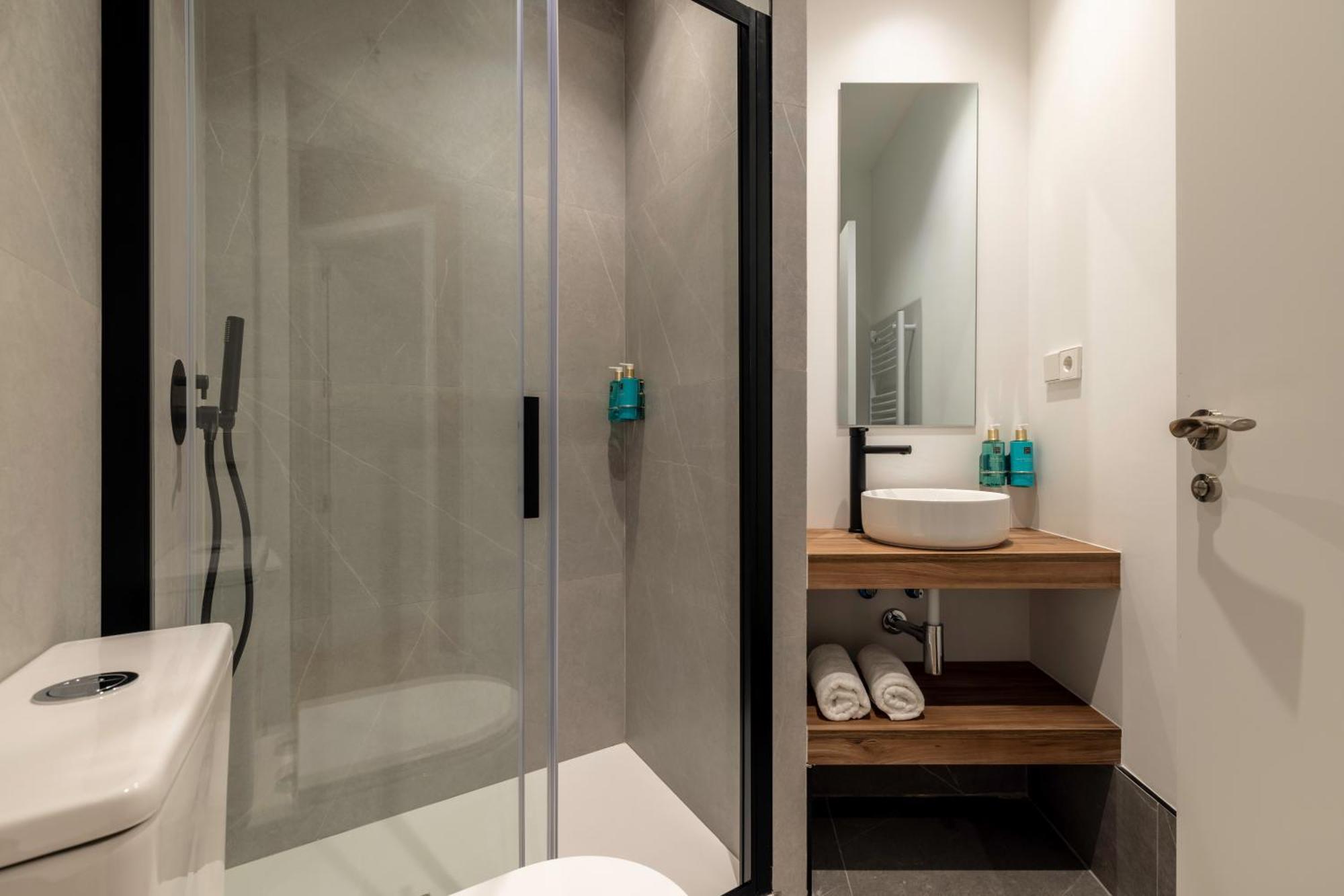 New Designed Flat 3 Bedrooms 2 Showers * Madrid