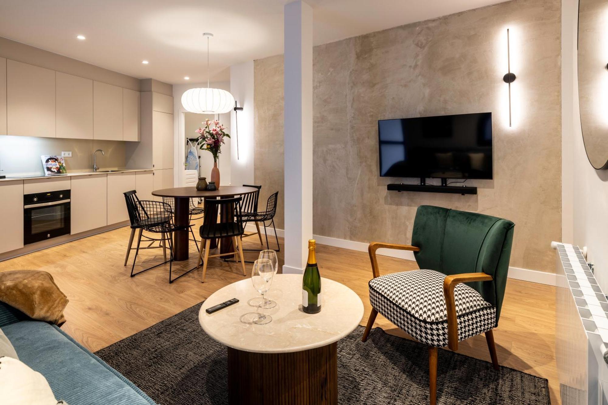 New Designed Flat 3 Bedrooms 2 Showers Apartment