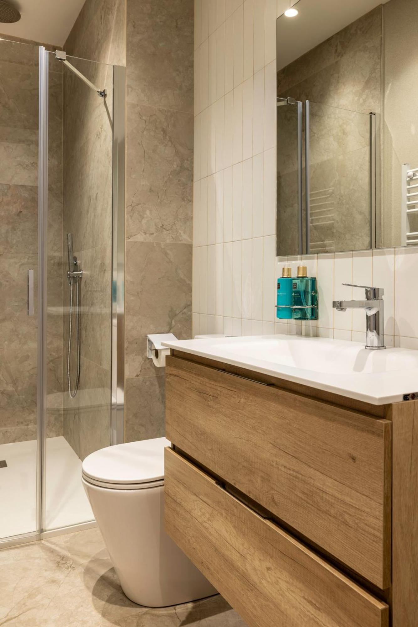 New Designed Flat 3 Bedrooms 2 Showers
