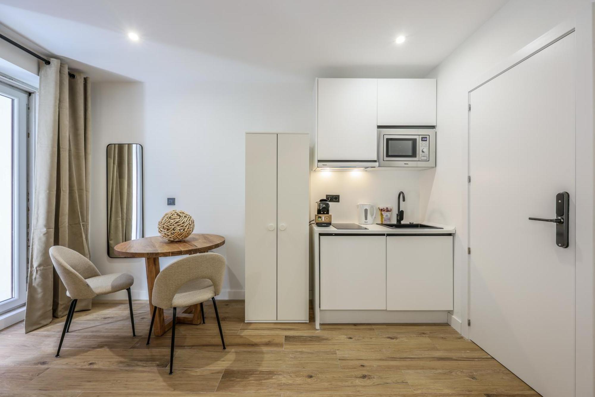 Estudio Funcional Plaza Del Callao, Mid Term Apartamento *