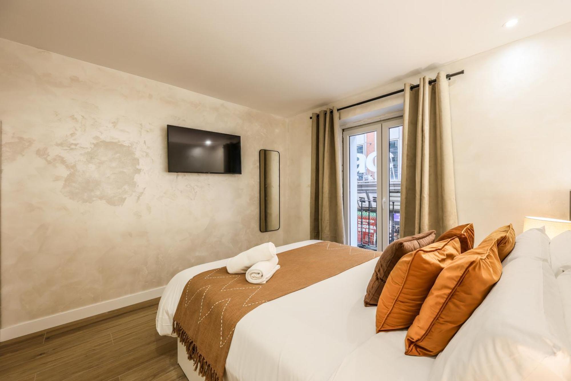 Apartamento Asequible A Pasos De Callao, Mid Term Madri