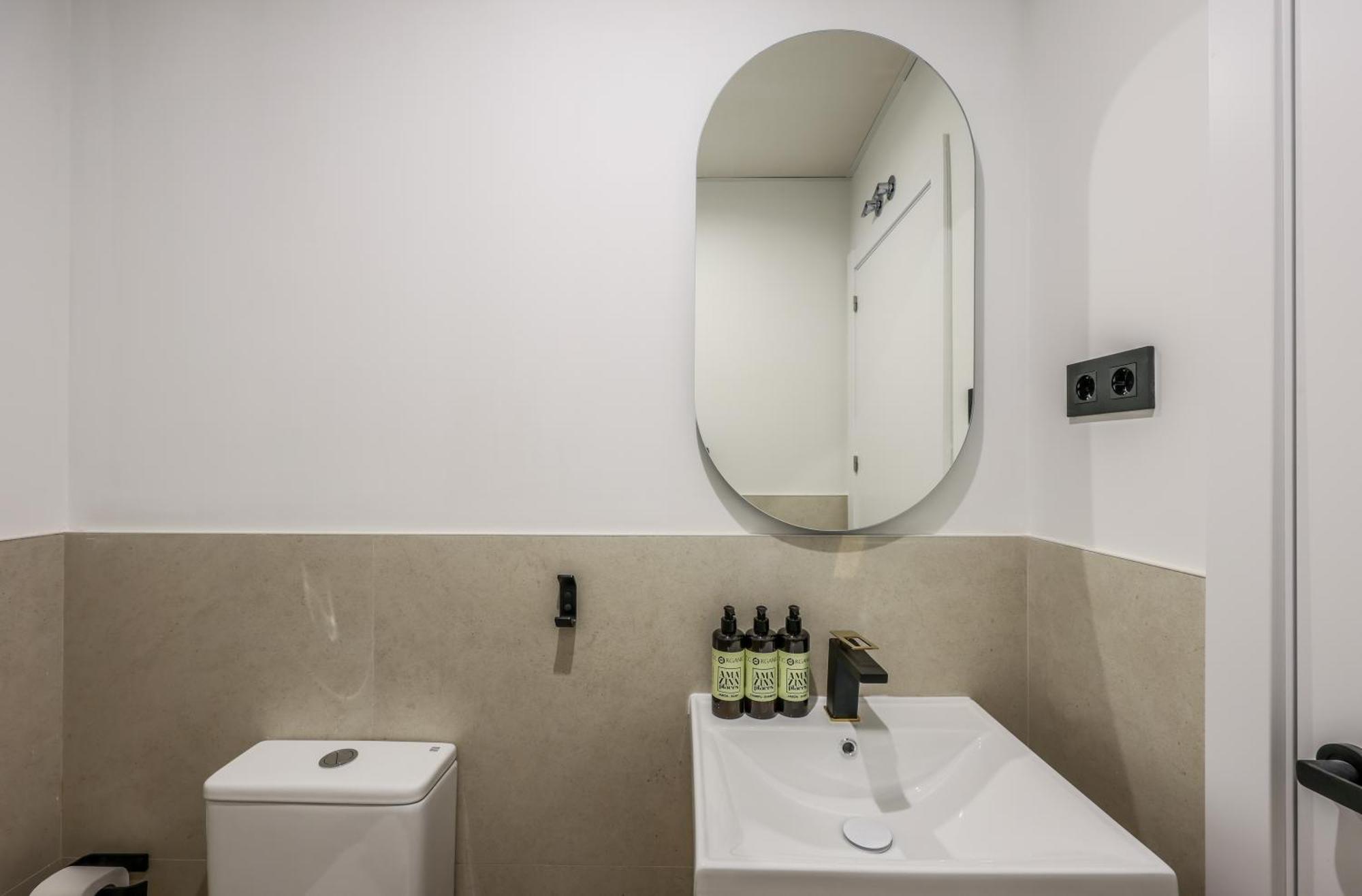 Apartamento Asequible A Pasos De Callao, Mid Term