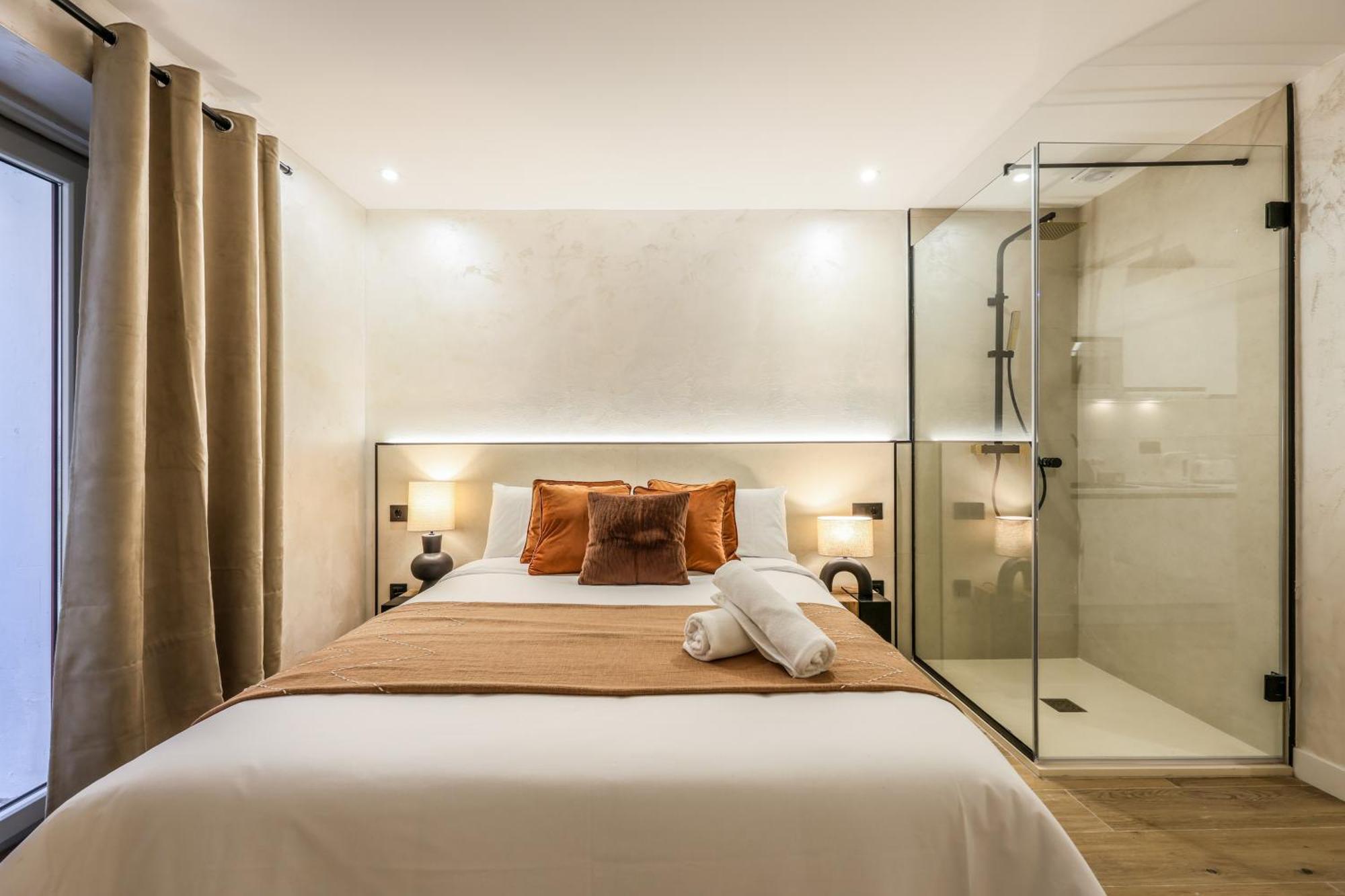 Asequible A Pasos De Callao, Mid Term * Madrid