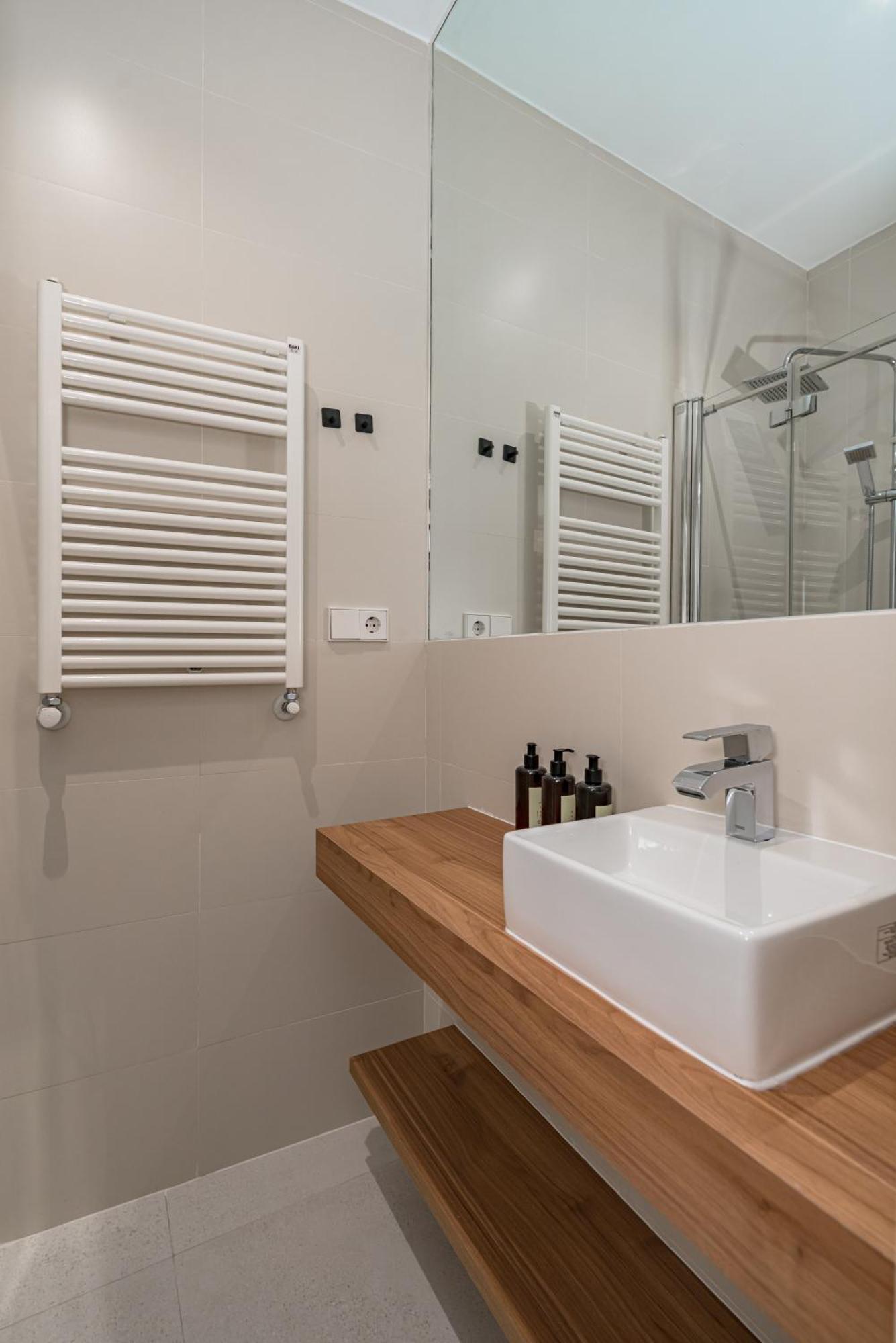 Apartment Lalatina Ii Calle Almendro 3br 2bh Madrid