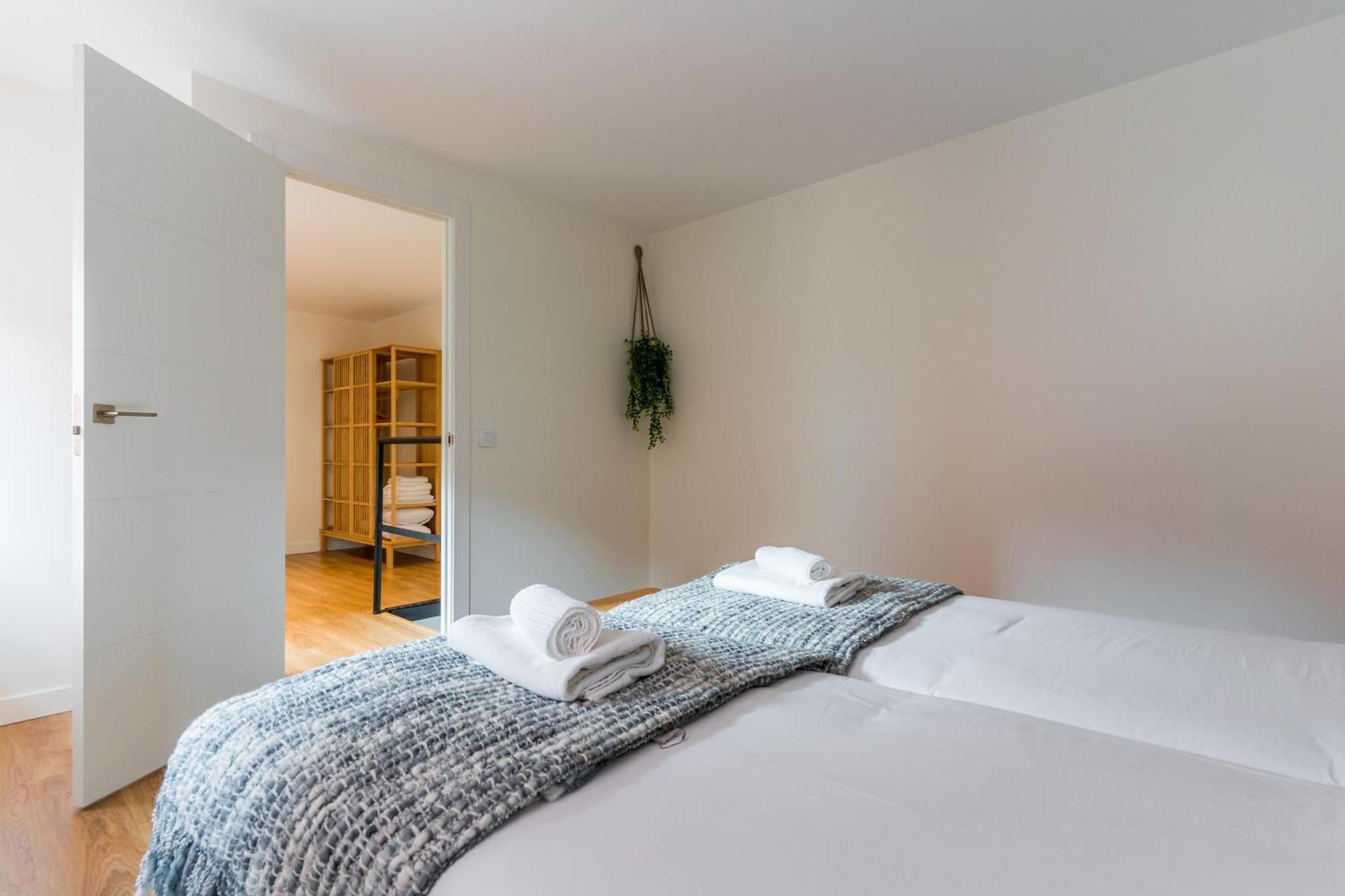Cozy Apartment- 1bd 1bth- Plaza Castilla *
