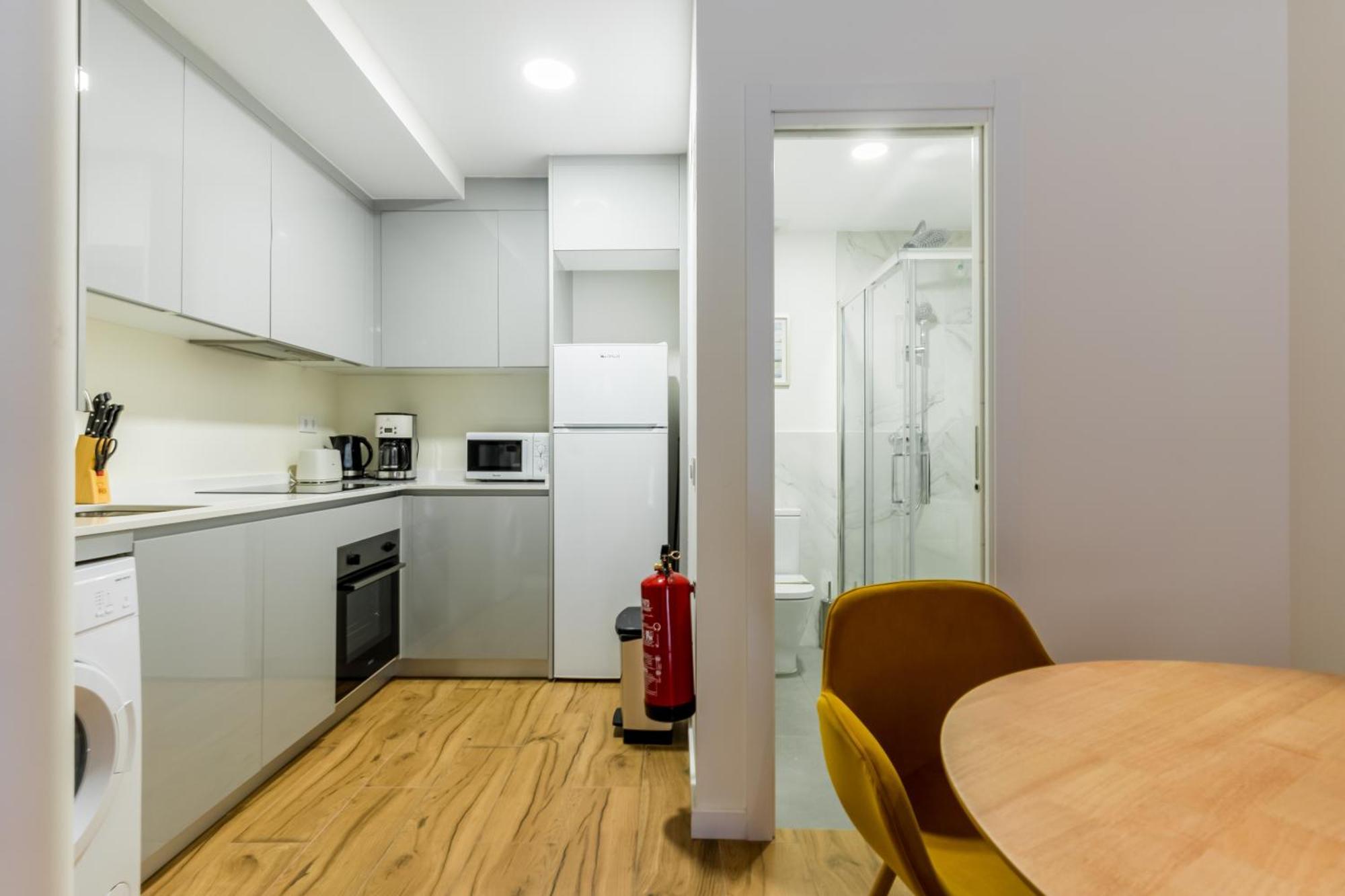 Bright And Cozy- 1d 1b- Plaza Castilla Appartement