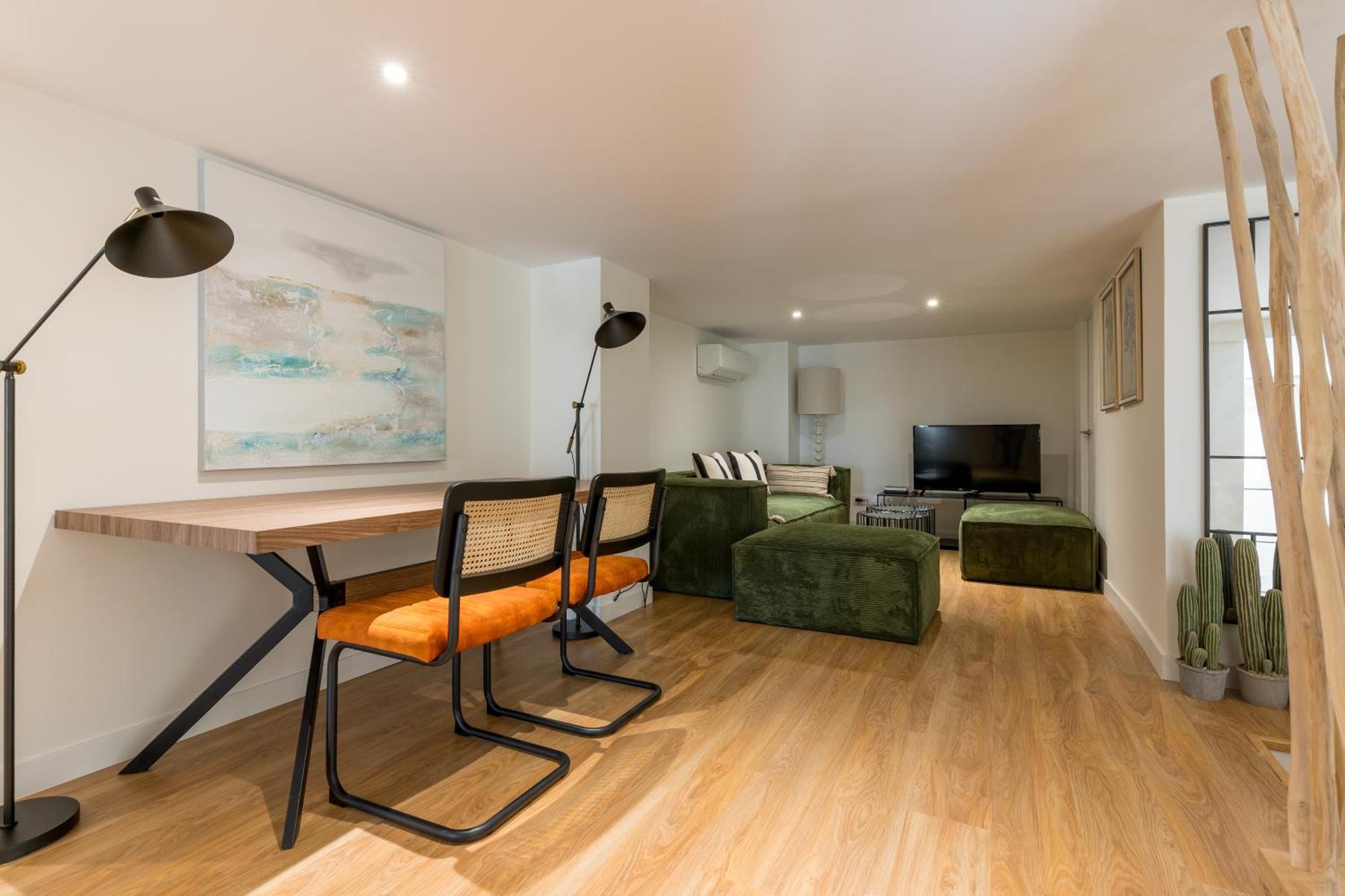 Modern And Wide- 3bd 2,5 Bth- Plaza Castilla Apartment