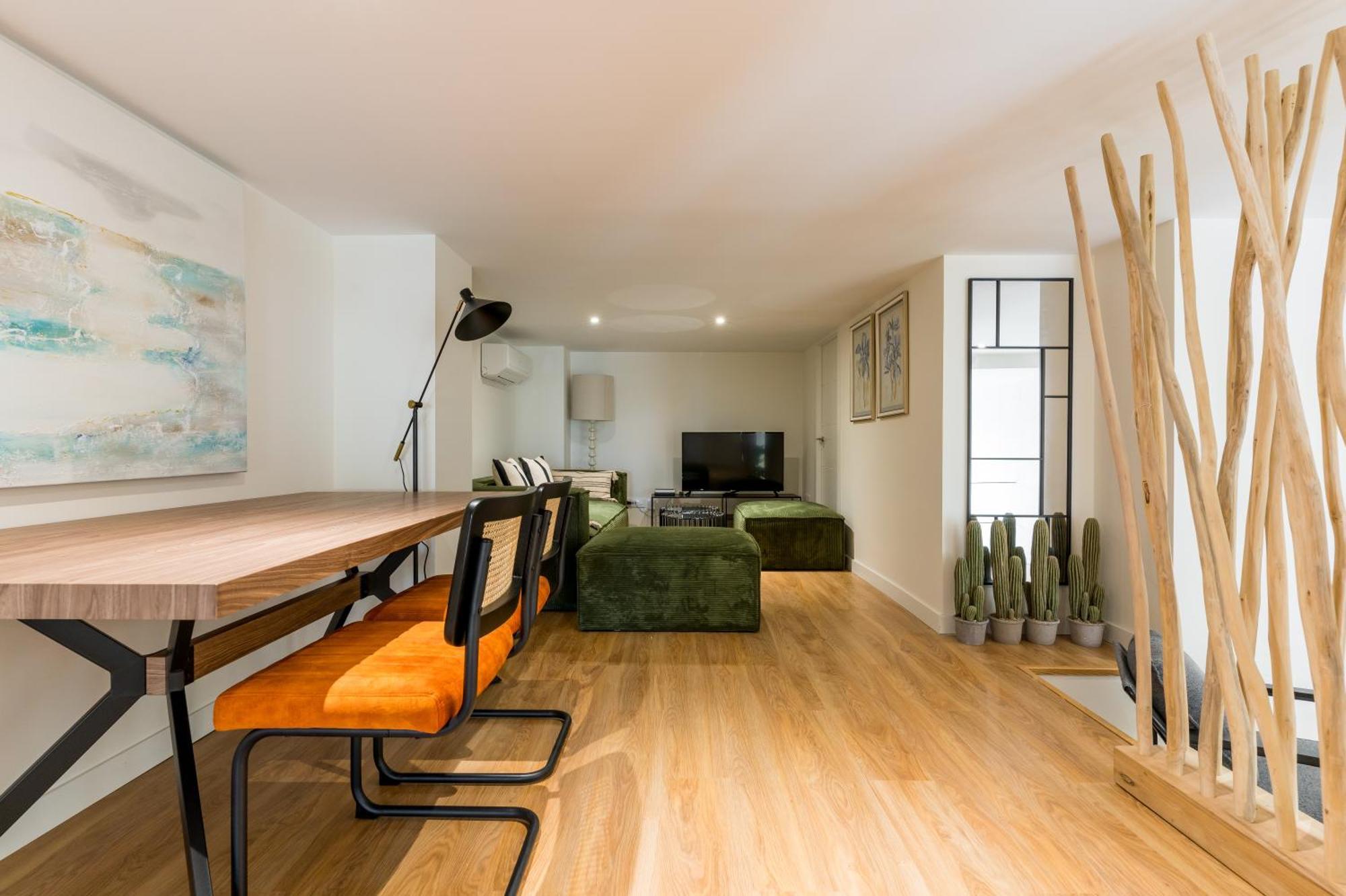 Modern And Wide- 3bd 2,5 Bth- Plaza Castilla Apartment *