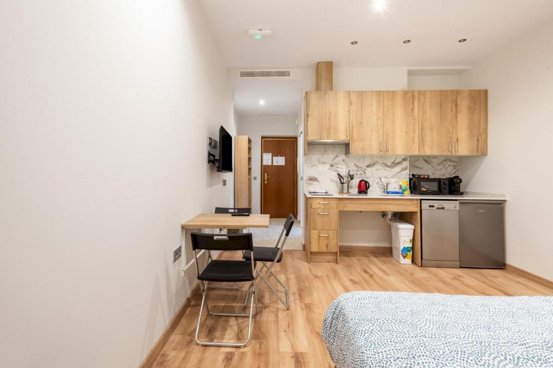 1 Bedroom 1 Bathroom Furnished - Justicia - Modern - Mintystay *