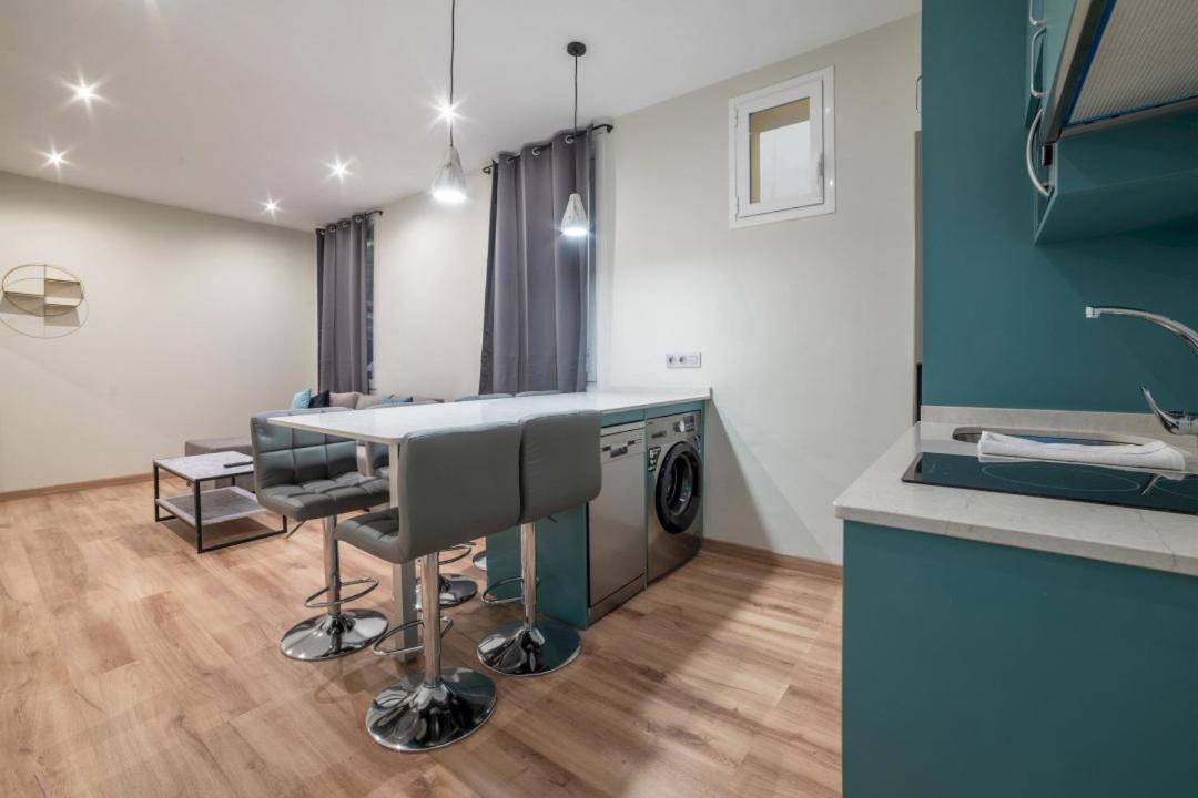 2 Bedrooms 1.5 Bathrooms Furnished - Justicia - Refurbished - Mintystay *