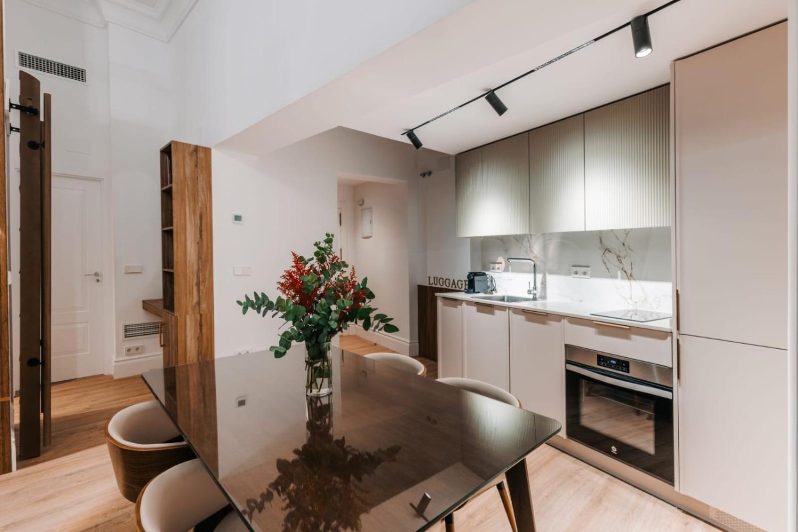 Stunning Near Gran Via Metro Appartement
