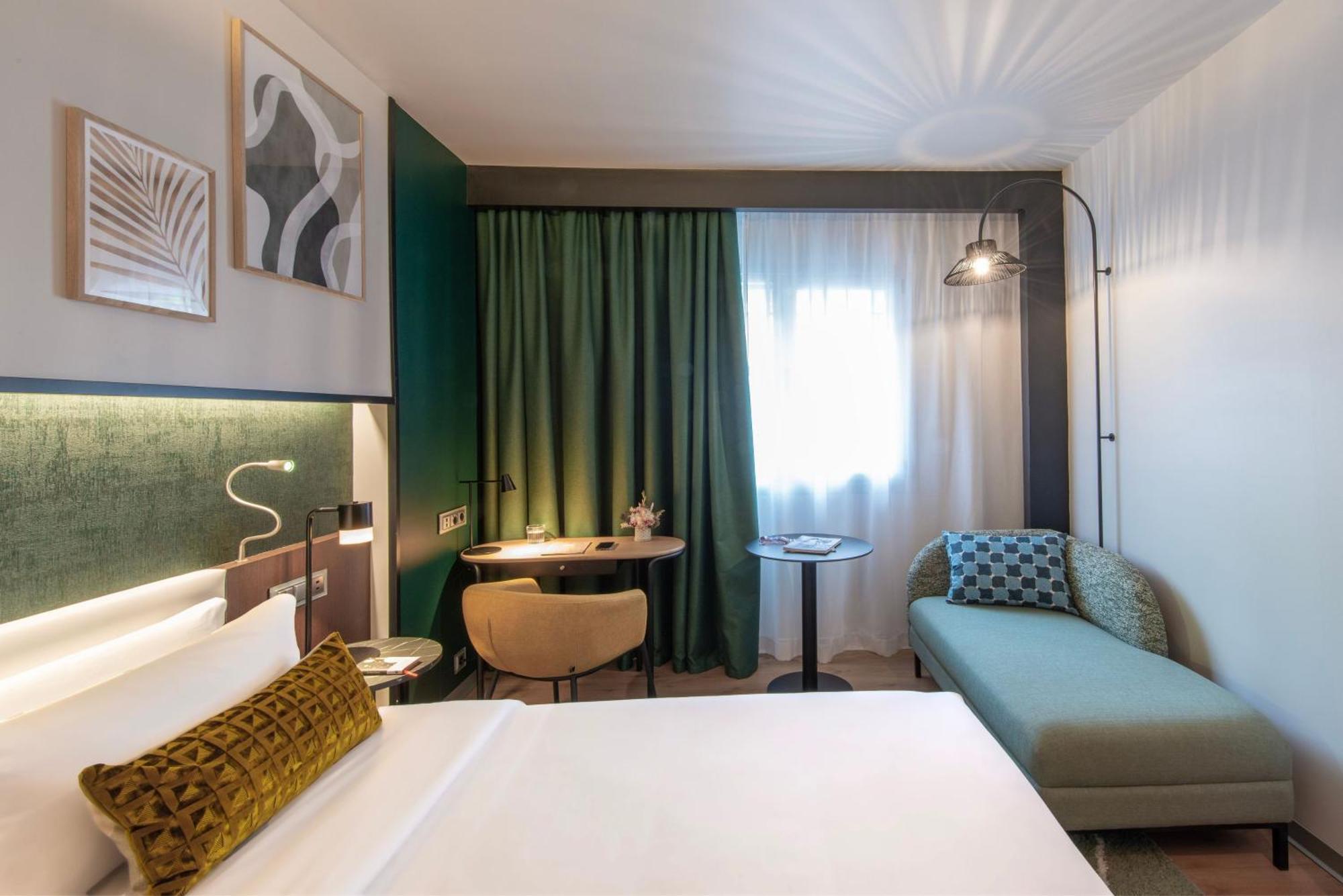 Hotel Crowne Plaza - Centre Retiro By Ihg