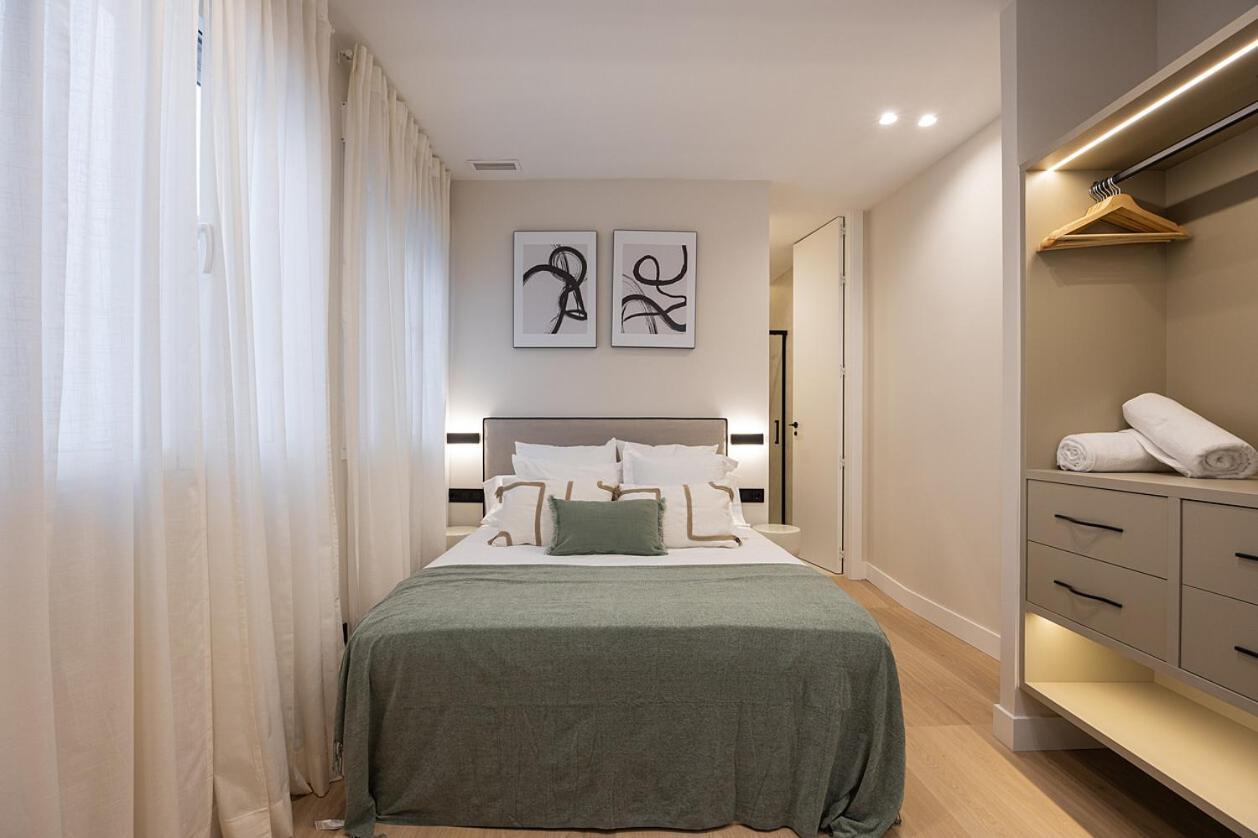 Gran Via Xv Calle De Conchas 4br 4bh Appartamento