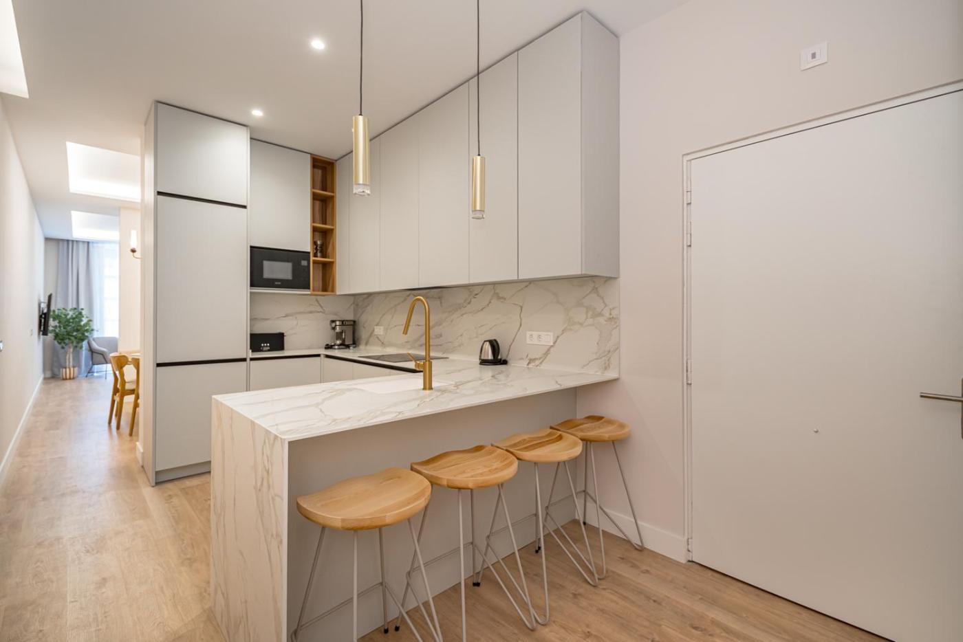 Lalatina Iv Calle Conde De Romanones 4br 4bh Appartement *