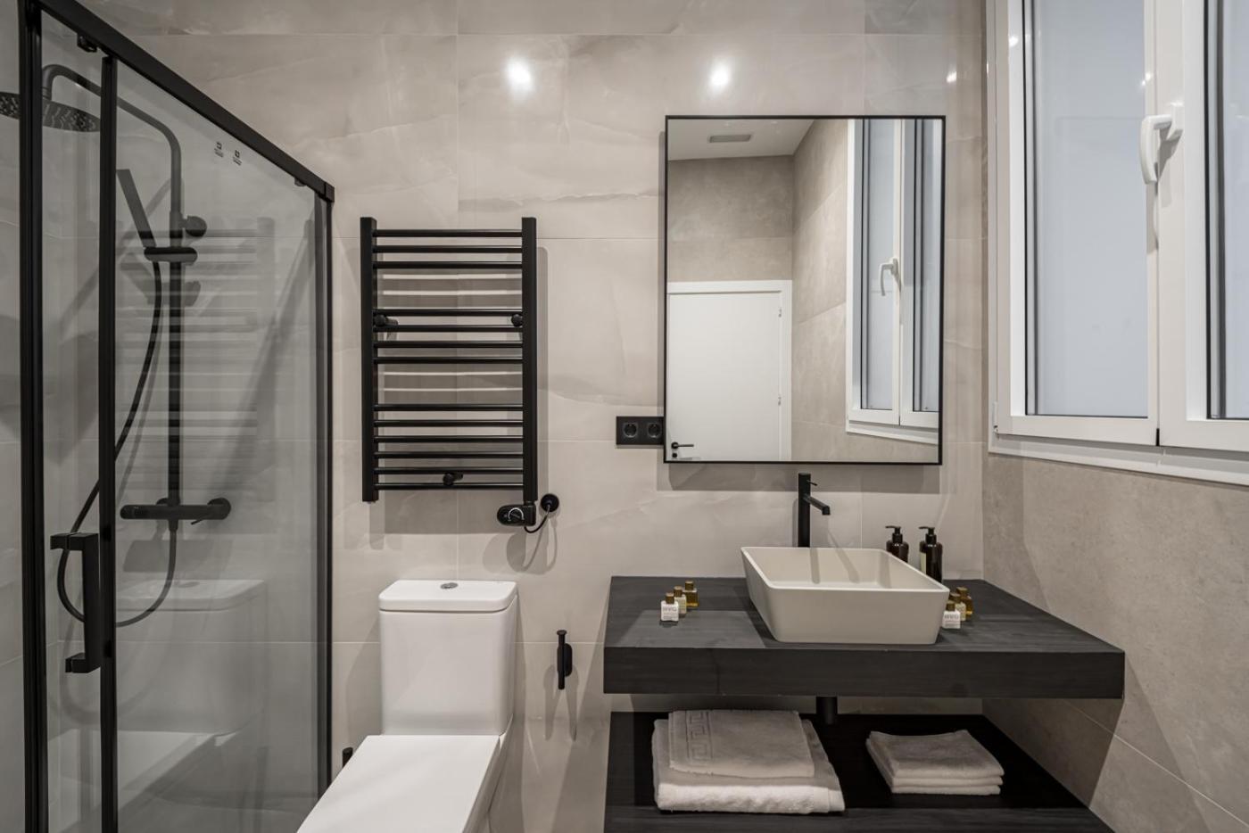 Malasana Vii Calle San Mateo 3br 3bh Apartment Madrid