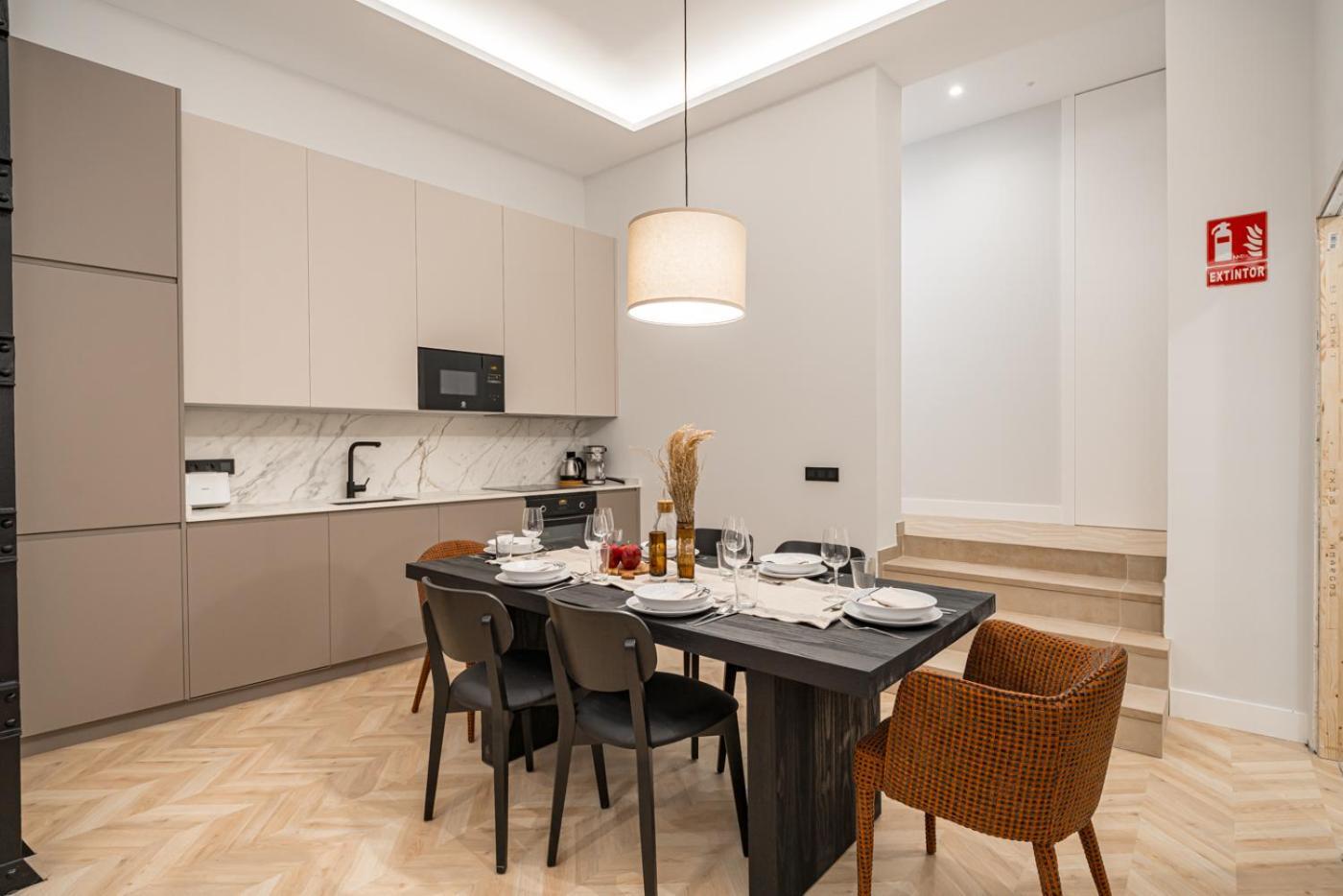Apartment Malasana Vii Calle San Mateo 3br 3bh *