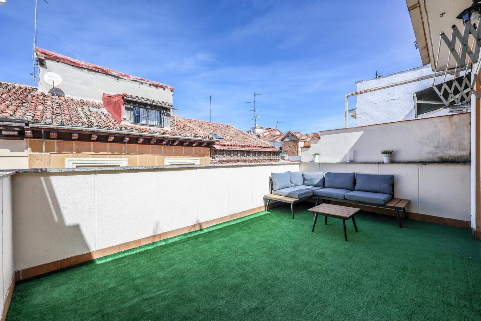 Apartment Atico Reformado Con Terraza En Lavapies