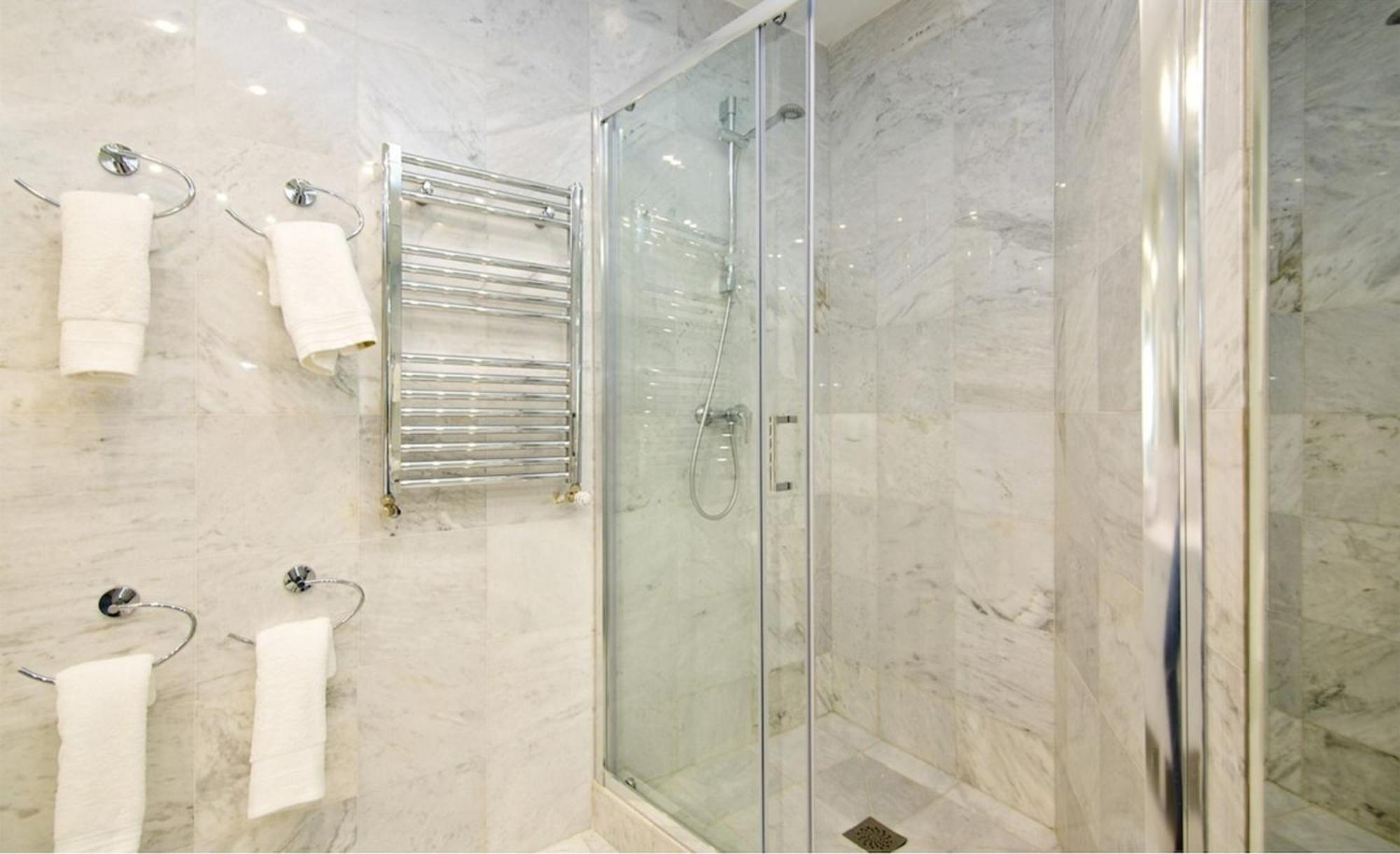 Apartamento Amazinn Places Embajadores Iii *