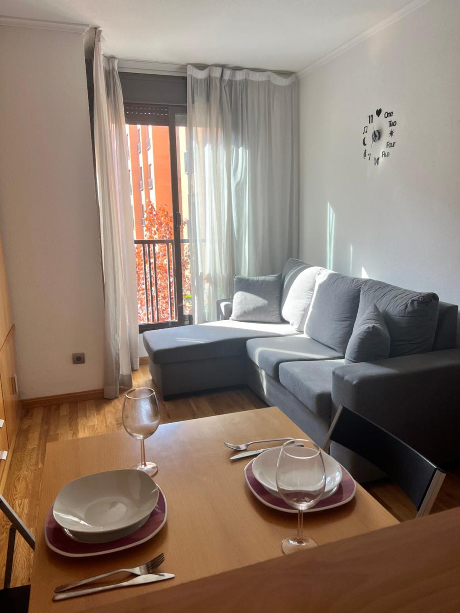 Samaniego Suite, Airport, Ifema Turistico * Madrid
