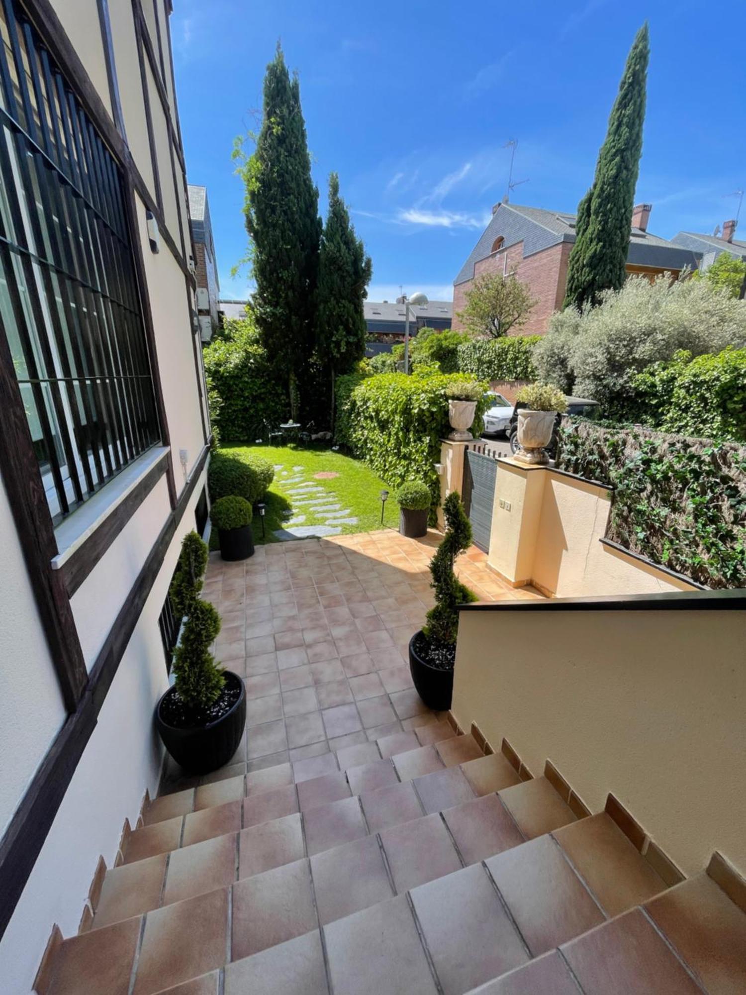 Moderna Casa De Lujo Con Jacuzzi En El Jardin Hébergement de vacances *