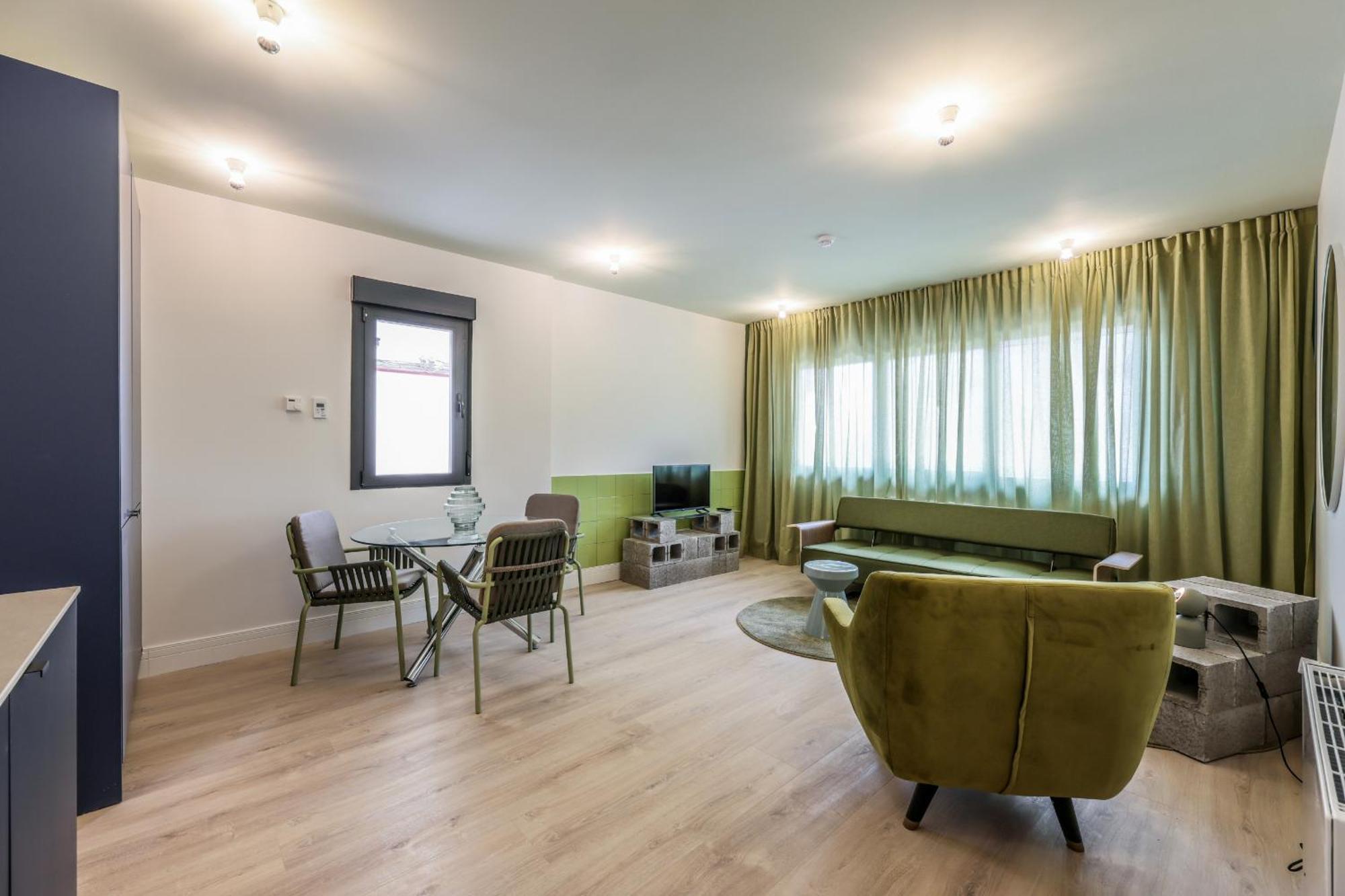 Amazinn Places Palacio Real Appartement *