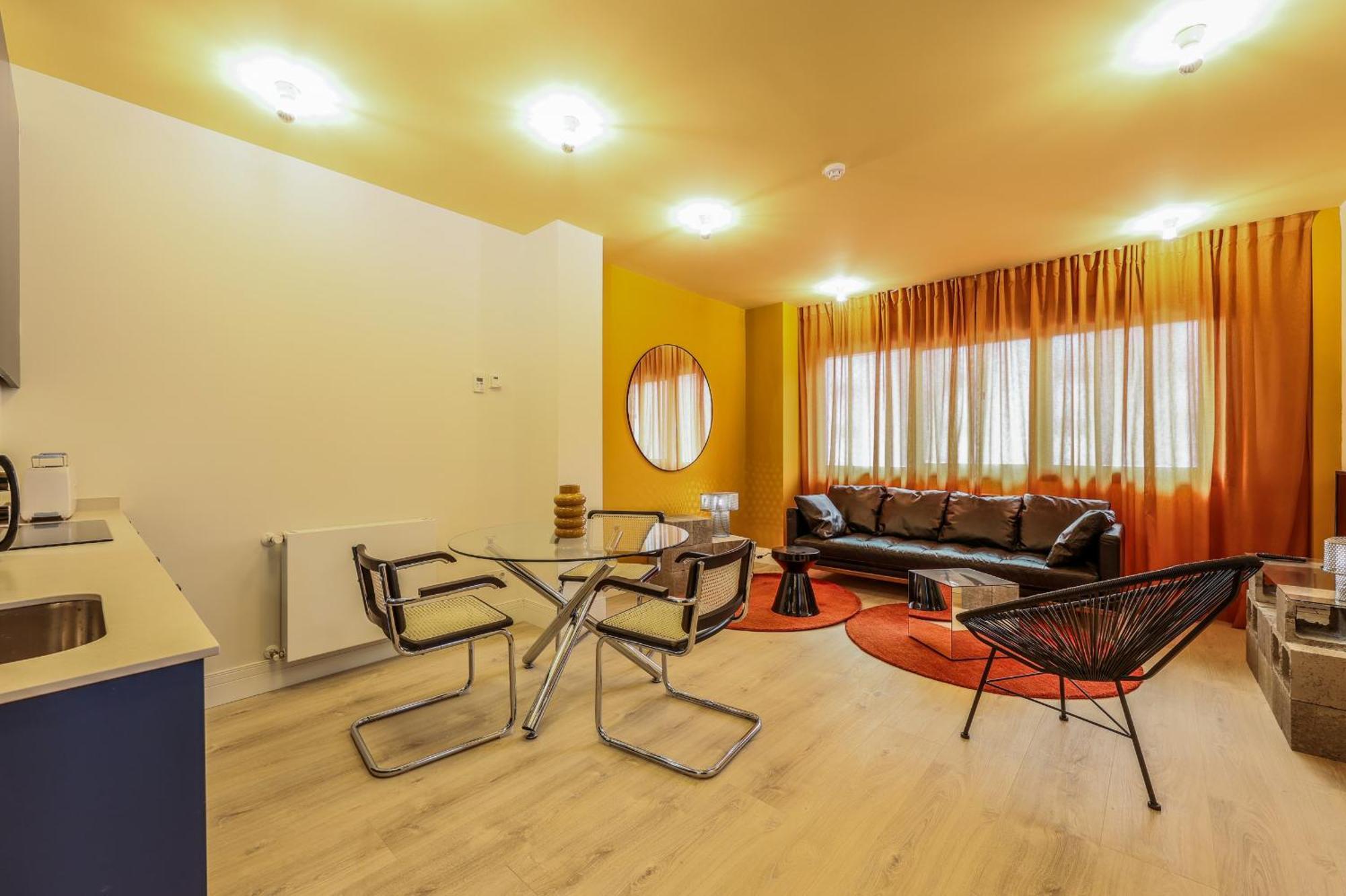Amazinn Places Palacio Real Appartement