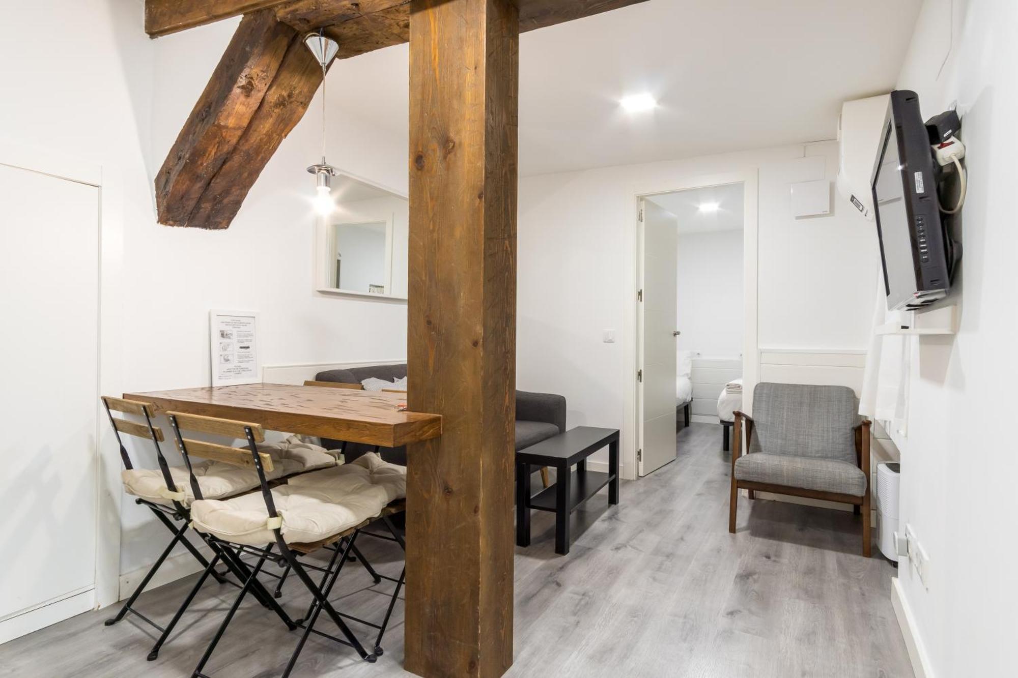Appartement 2 Bedrooms 1 Bathroom Furnished - Malasana - Modern In Downtown Area - Mintystay *