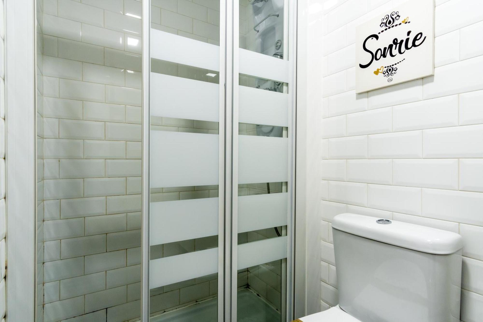 2 Bedrooms 1 Bathroom Furnished - Malasana - Modern In Downtown Area - Mintystay