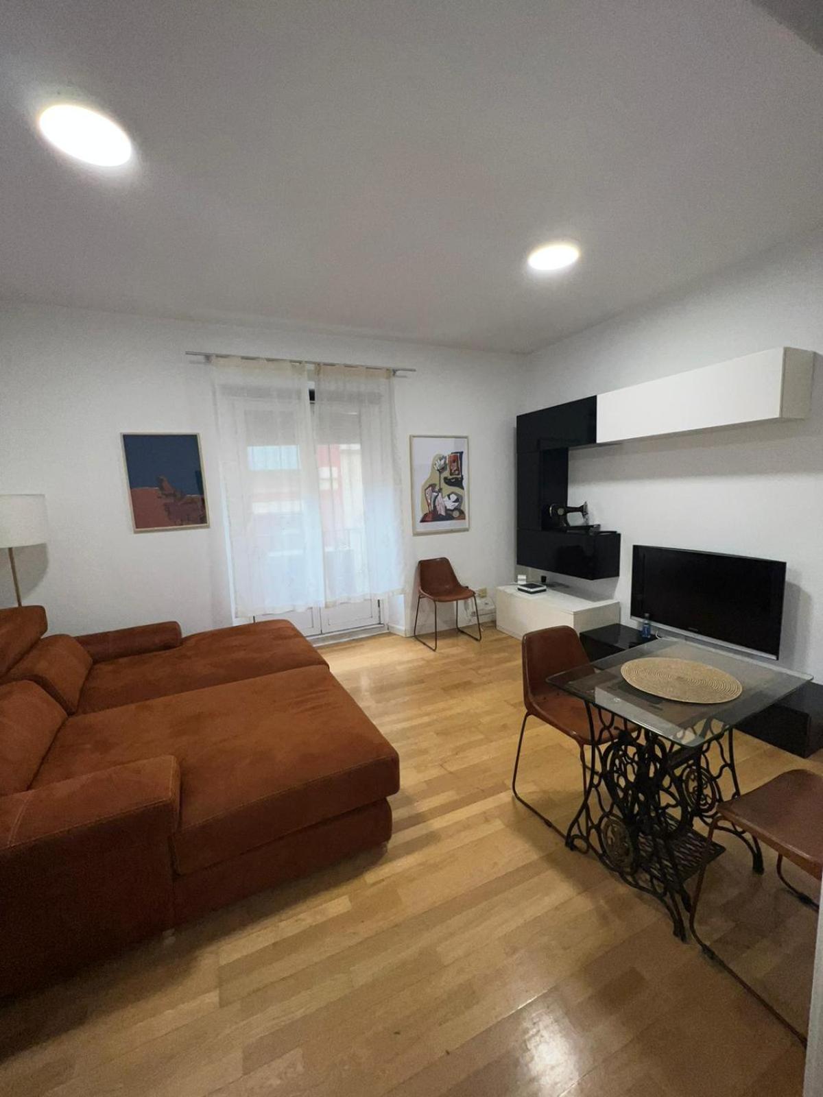 Apartamento Comfortable Flat In Paseo Del Prado Atocha-almd8
