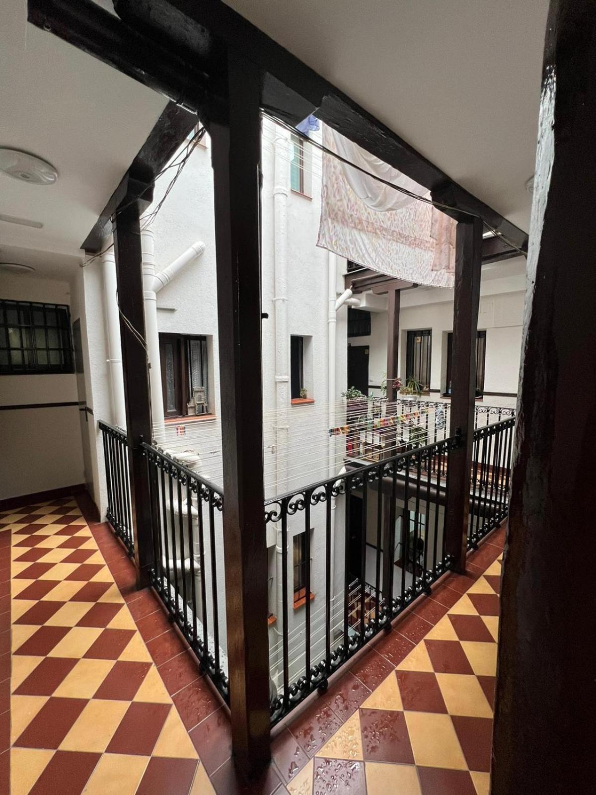 Comfortable Flat In Paseo Del Prado Atocha-almd8 * Madrid